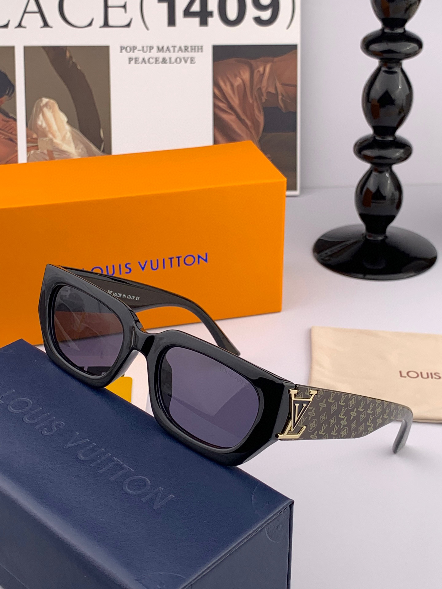  LV 2025年开春新款  潮流爆款 时尚方框太阳镜 高品质 佩戴舒适 网红潮款墨镜 型号L4232