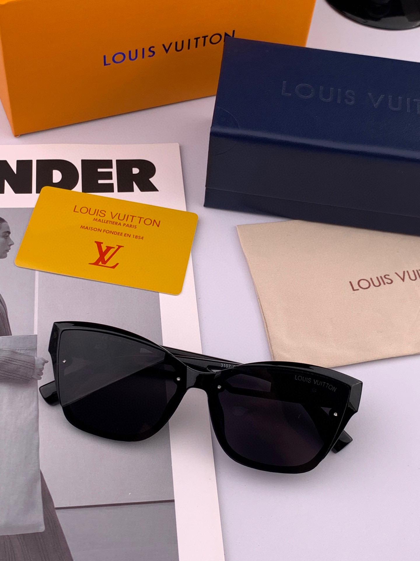  LV 2025年开春新款  潮流爆款 时尚方框太阳镜 高品质 佩戴舒适 网红潮款墨镜 型号L7310