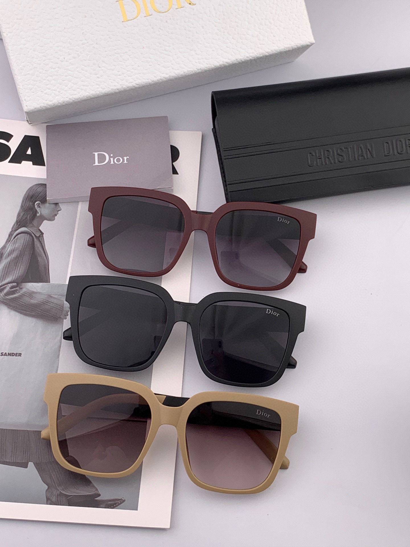 🔺 【DIOR-迪奥】2025开春新款 潮流爆款 时尚方框太阳镜 高品质 佩戴舒适 网红潮款墨镜 型号：