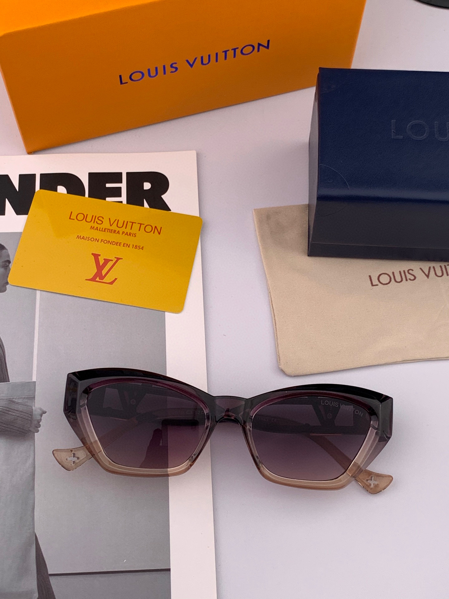  LV 2025年开春新款  潮流爆款 时尚方框太阳镜 高品质 佩戴舒适 网红潮款墨镜 型号L0231