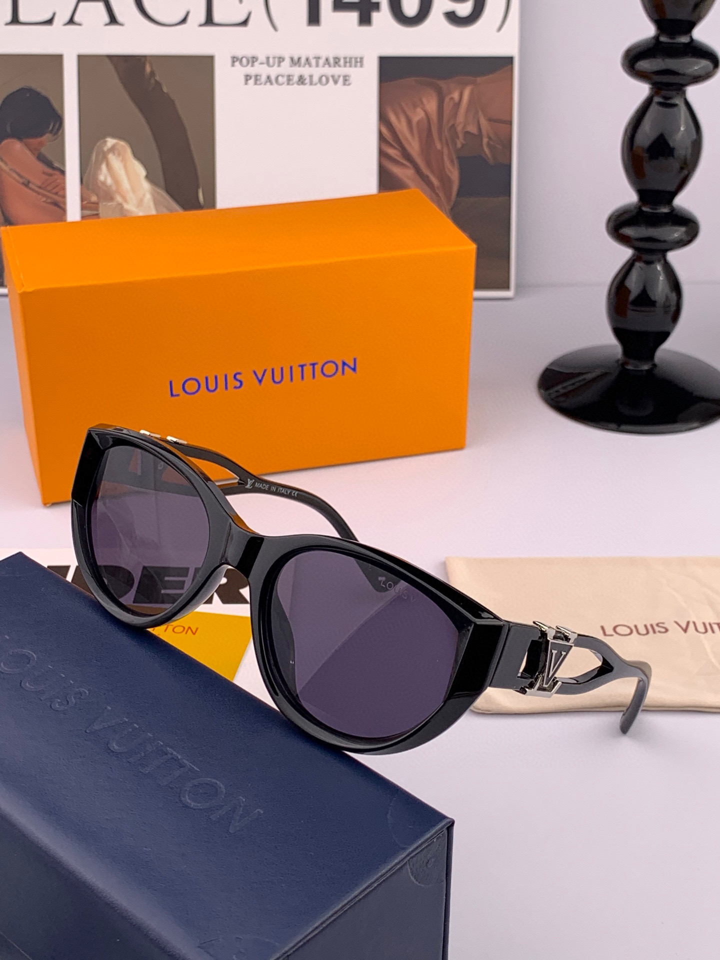  LV 2025年开春新款  潮流爆款 时尚方框太阳镜 高品质 佩戴舒适 网红潮款墨镜 型号L1231
