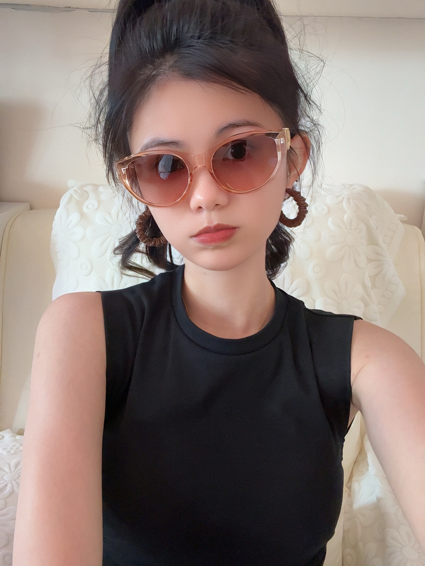  LV 2025年开春新款  潮流爆款 时尚方框太阳镜 高品质 佩戴舒适 网红潮款墨镜 型号L1231
