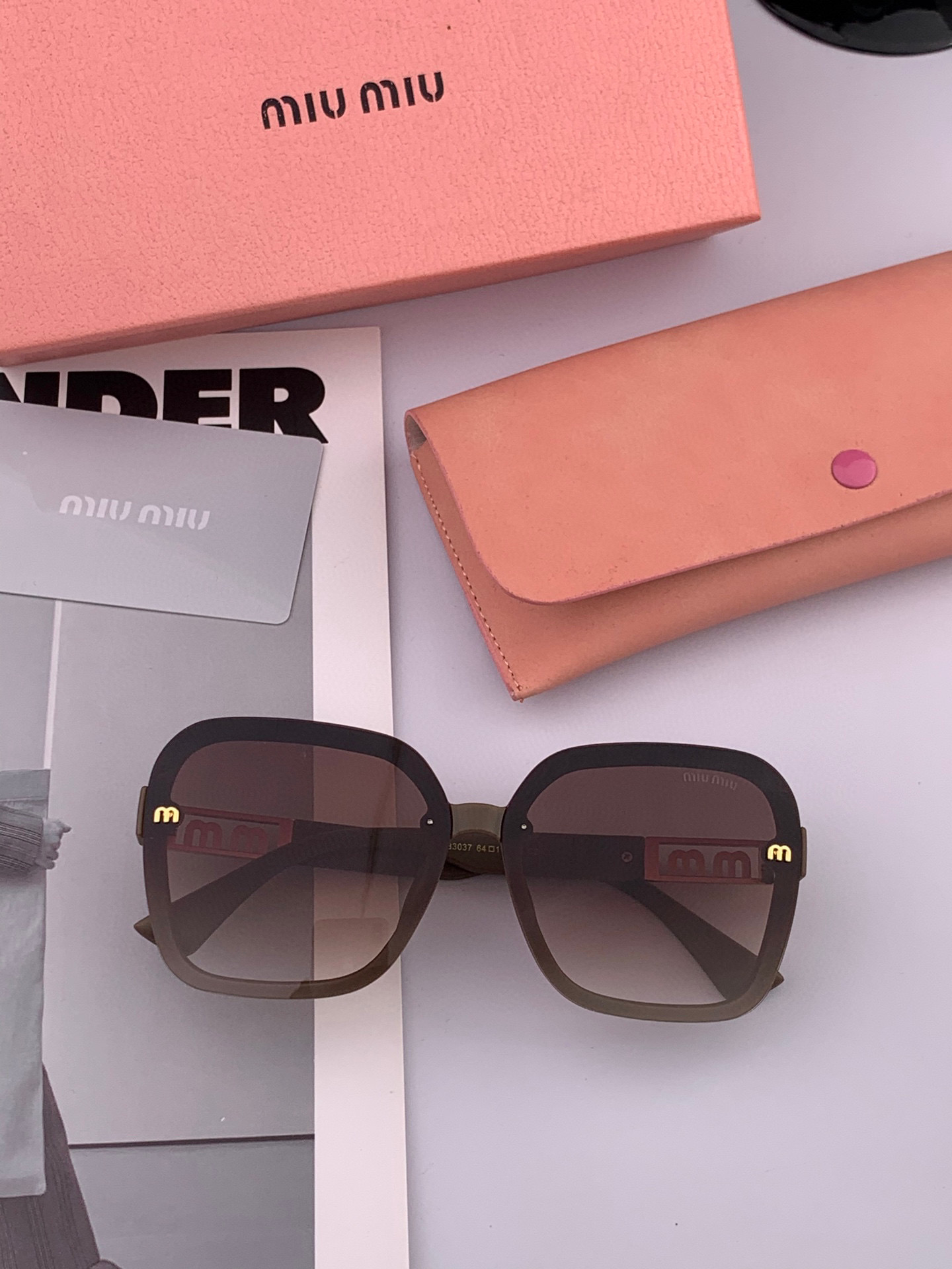   MIUMIU/缪缪🖇🖇2025开春新款🌟闪耀新款璀璨登台 ❤❤太阳镜潮品 精致个性设计简约时尚 专柜