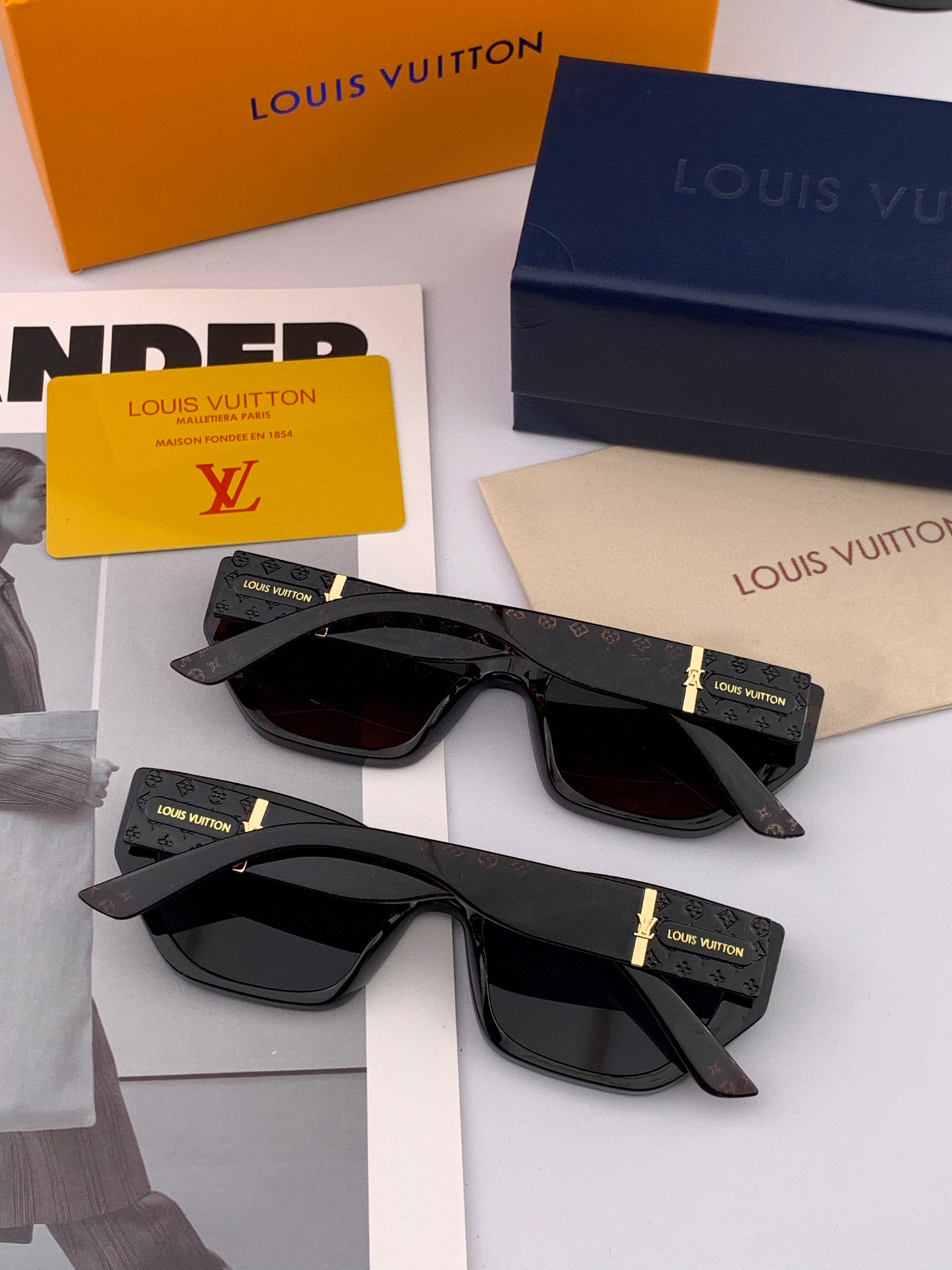  LV 2025年开春新款  潮流爆款 时尚方框太阳镜 高品质 佩戴舒适 网红潮款墨镜 型号L9551