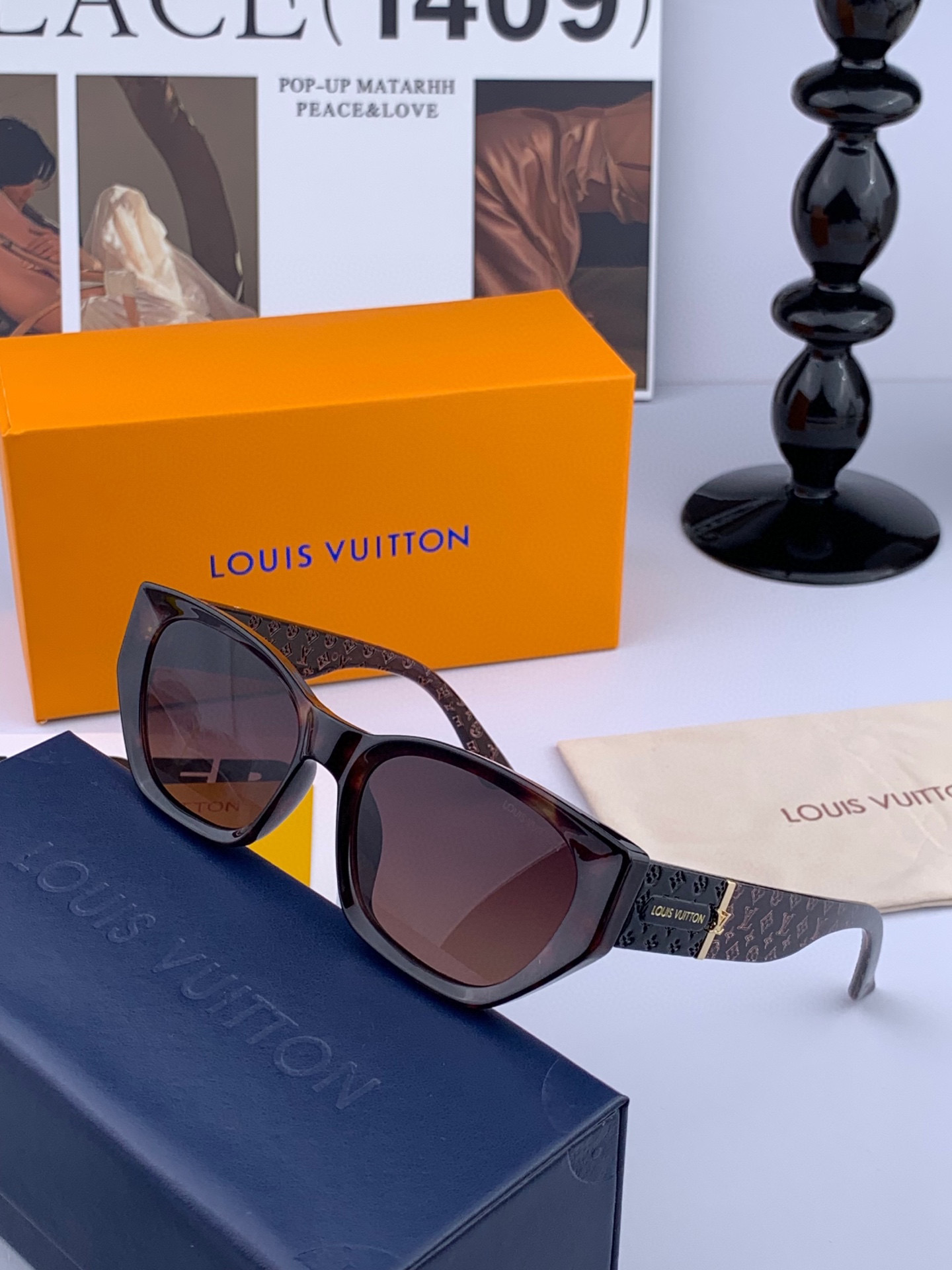  LV 2025年开春新款  潮流爆款 时尚方框太阳镜 高品质 佩戴舒适 网红潮款墨镜 型号L9551