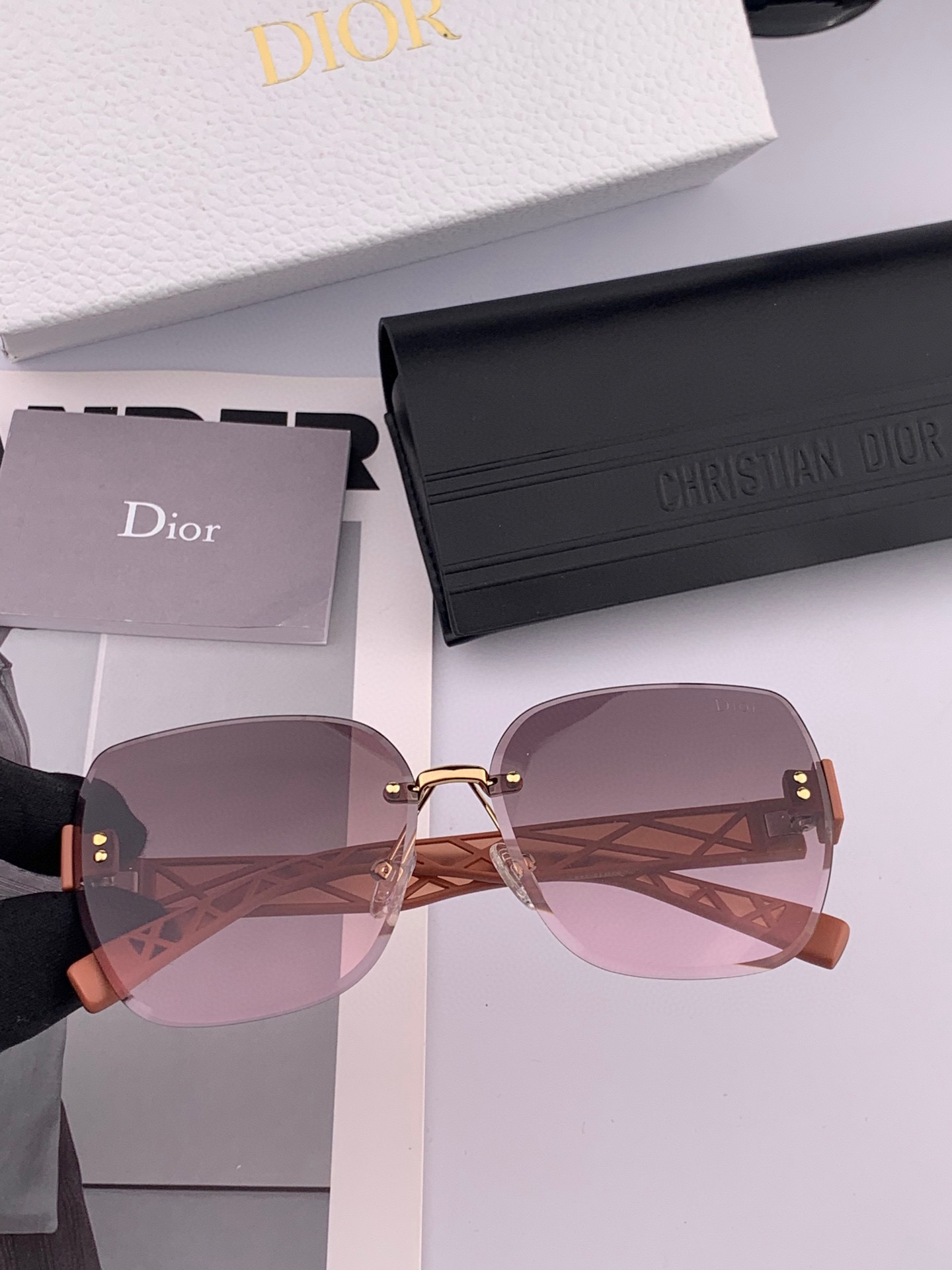  🔺 【DIOR-迪奥尼龙偏光太阳镜】2025开春新款 潮流爆款 时尚方框偏光太阳镜 高品质 佩戴舒适 
