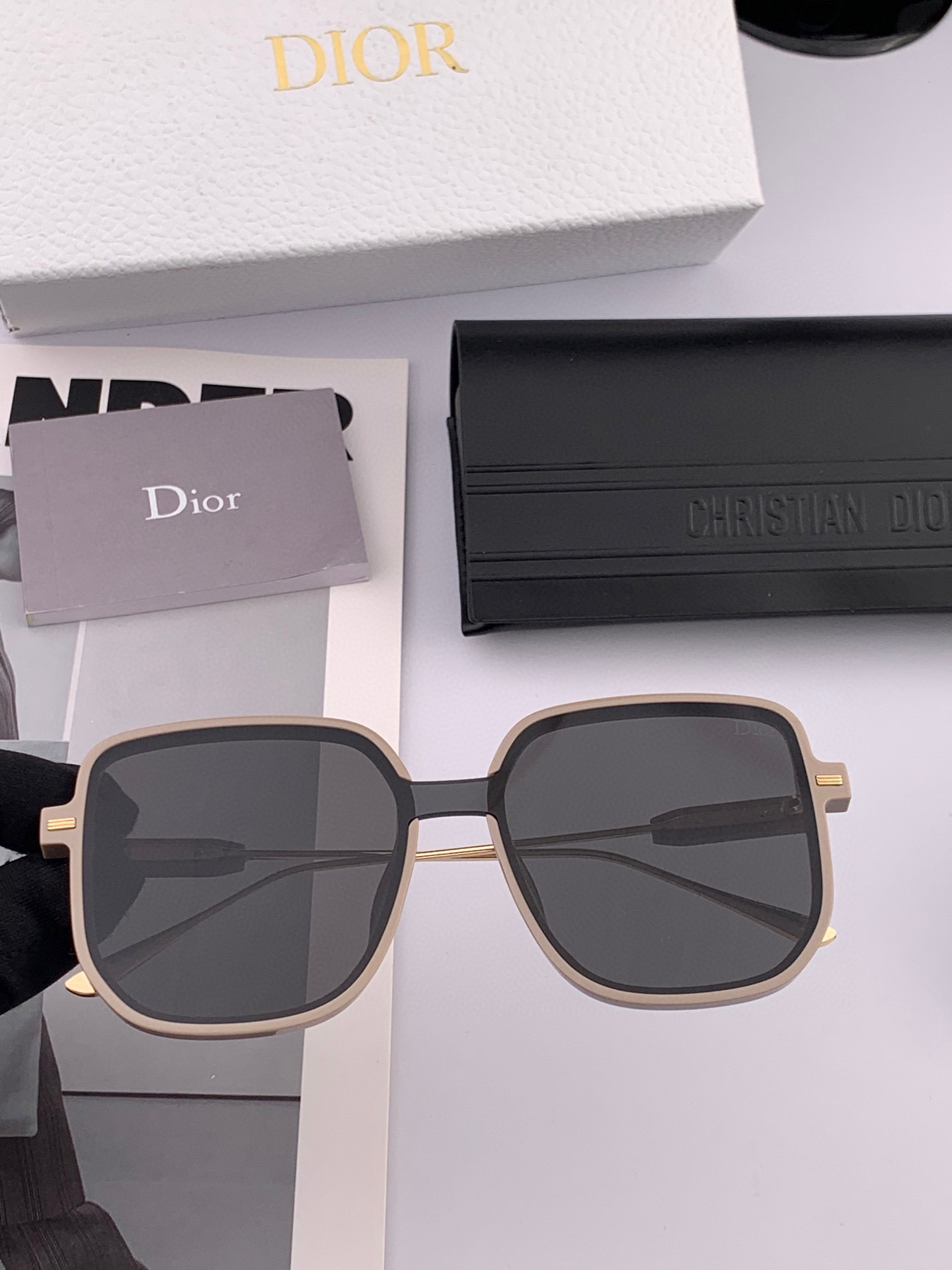  🔺 【DIOR-迪奥】2025开春新款 潮流爆款 时尚方框太阳镜 高品质 佩戴舒适 网红潮款墨镜 型号