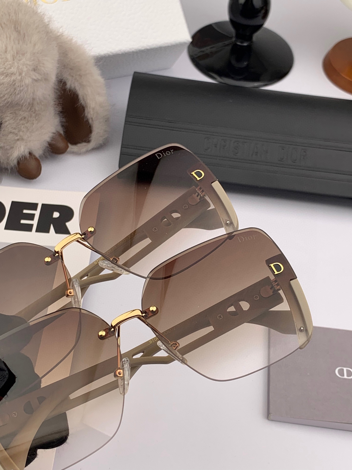 🔺 【DIOR-迪奥】2025开春新款 潮流爆款 时尚方框太阳镜 高品质 佩戴舒适 网红潮款墨镜 女士高
