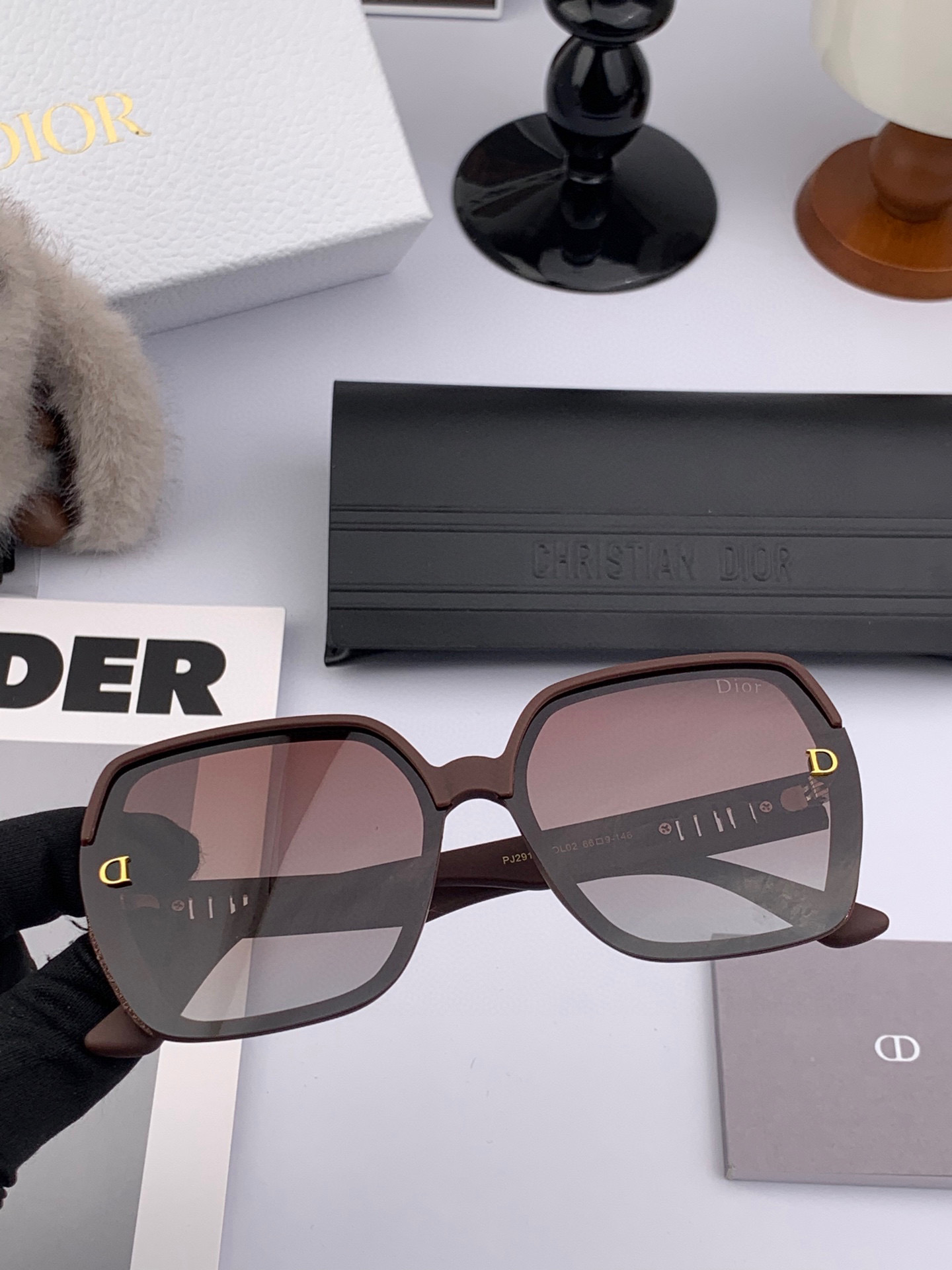  🔺 【DIOR-迪奥】2025开春新款 潮流爆款 时尚方框偏光太阳镜 高品质 佩戴舒适 网红潮款墨镜 