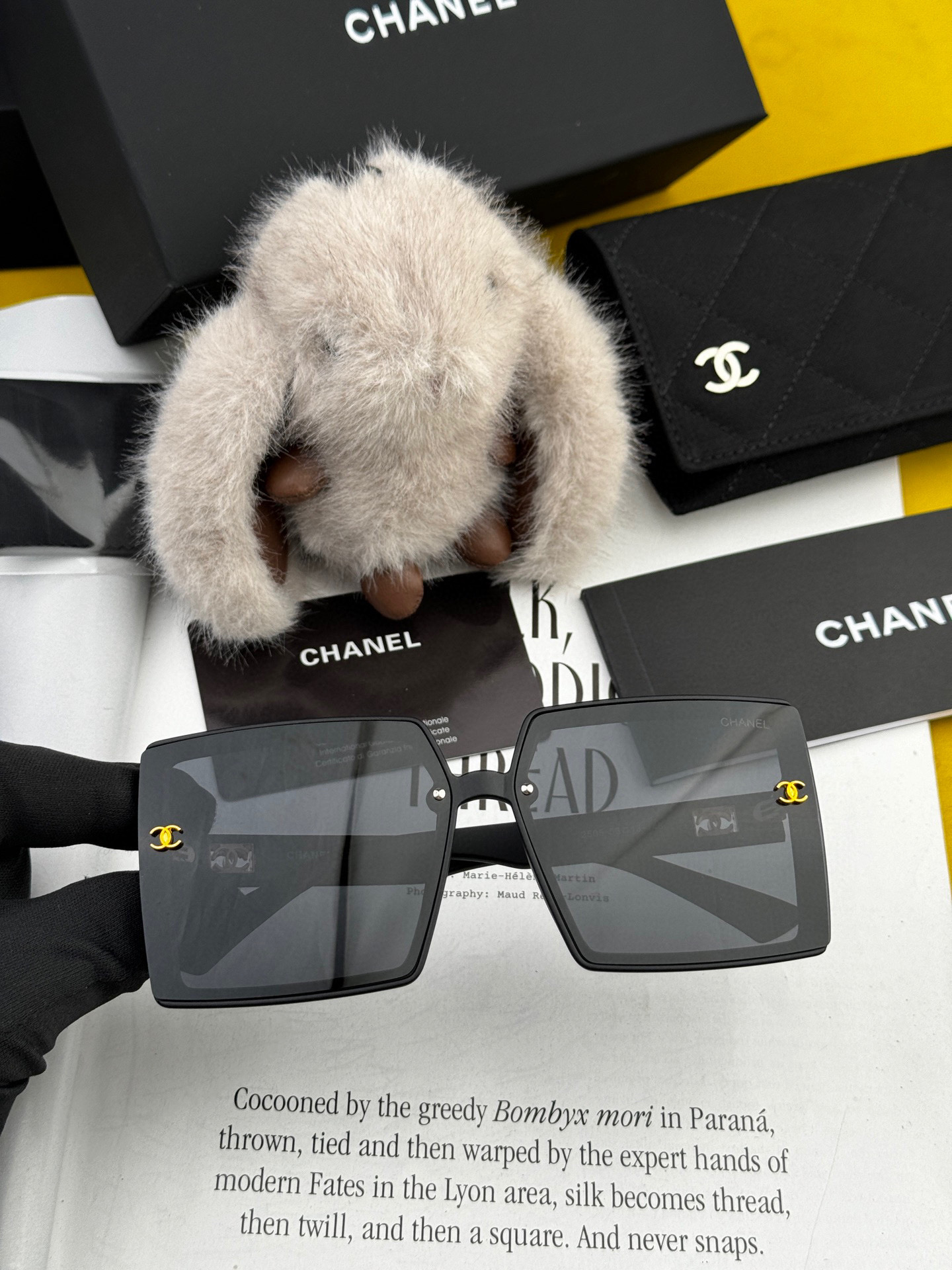  【CHANEL】香奈儿 2025新款潮流爆款 时尚方框太阳镜 佩戴舒适 网红潮款墨镜  女士高清加厚偏