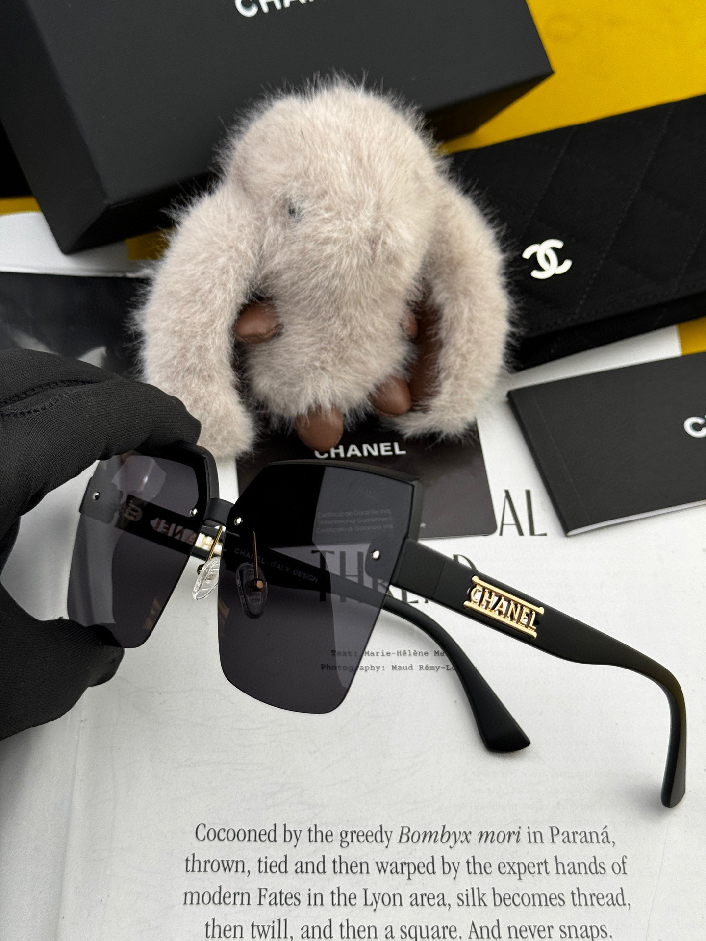  【CHANEL】香奈儿 2025新款潮流爆款 时尚方框太阳镜 佩戴舒适 网红潮款墨镜  女士高清加厚偏