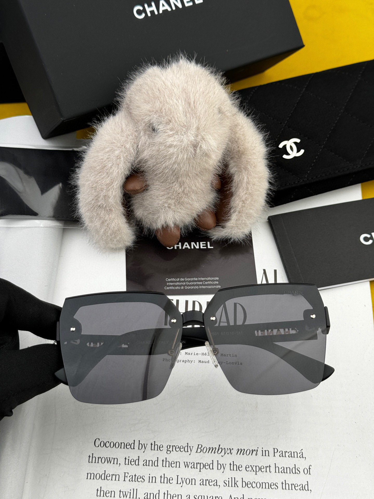  【CHANEL】香奈儿 2025新款潮流爆款 时尚方框太阳镜 佩戴舒适 网红潮款墨镜  女士高清加厚偏