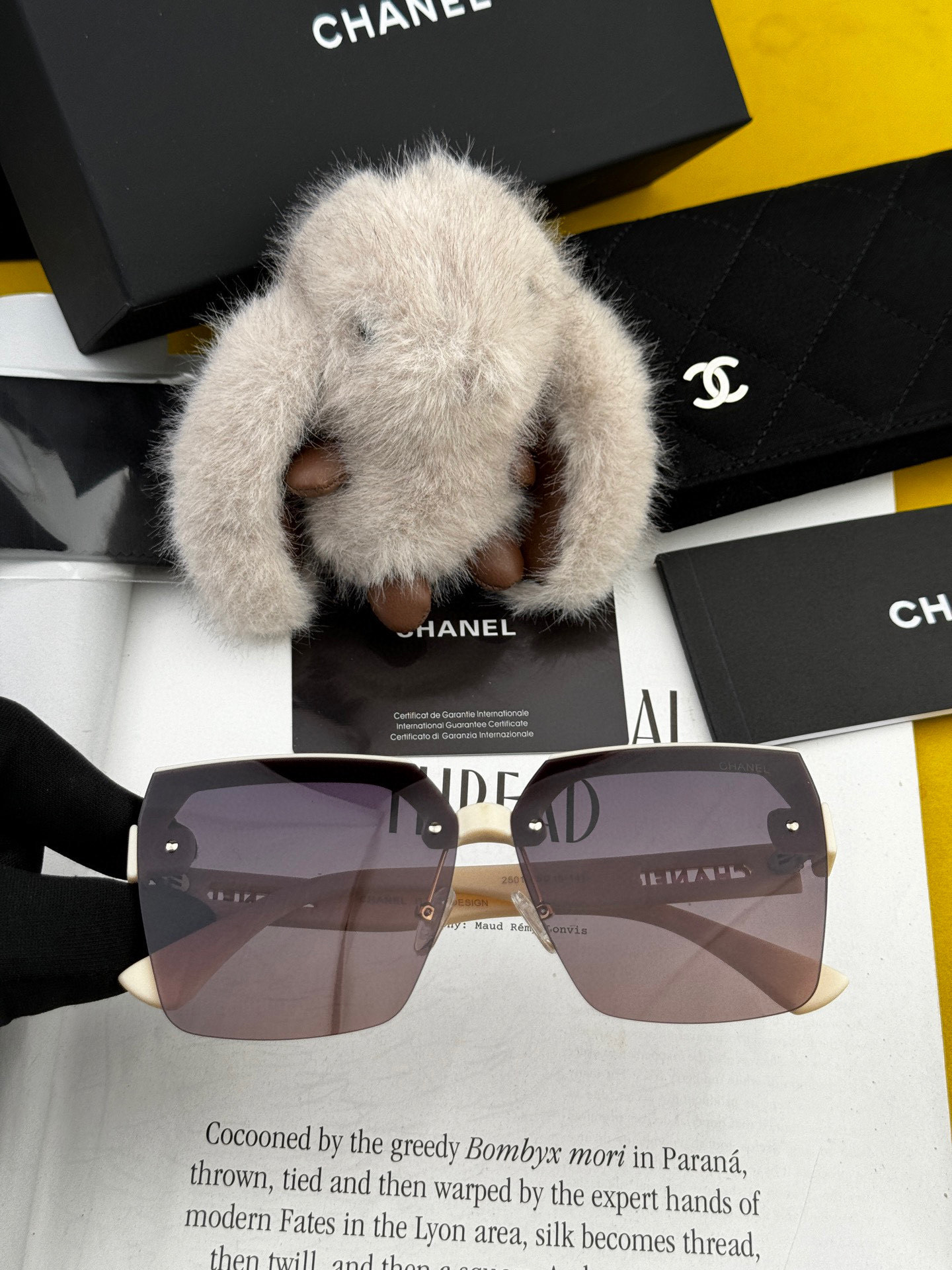  【CHANEL】香奈儿 2025新款潮流爆款 时尚方框太阳镜 佩戴舒适 网红潮款墨镜  女士高清加厚偏