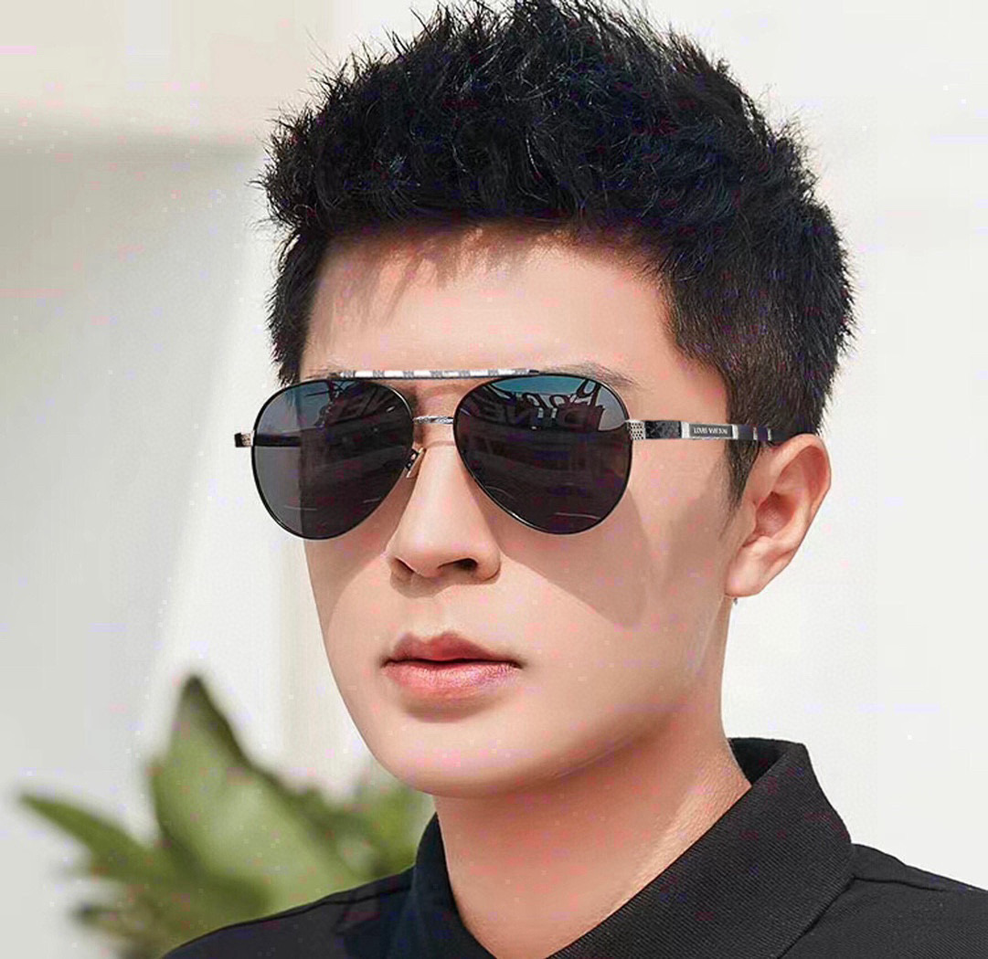  2025新款 LOUIS VUITTON-路易家  新品LV蛤蟆框太阳镜 每一付都是精品 ❤️时尚达人