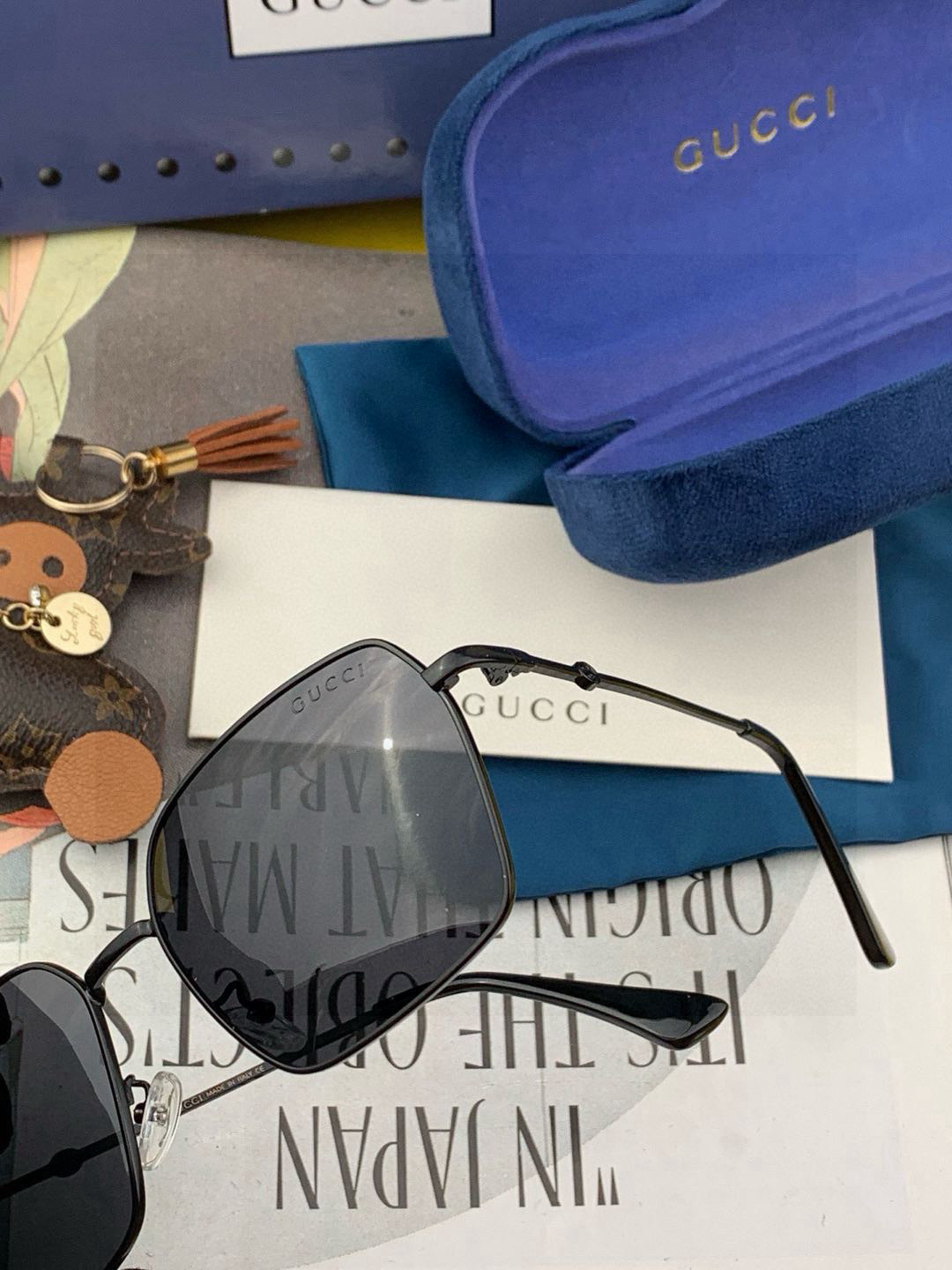   GUCCI-2025新款情侣款偏光太阳镜、完美品质，独特设计  适合各种脸型，‼️经典太阳镜 超个性