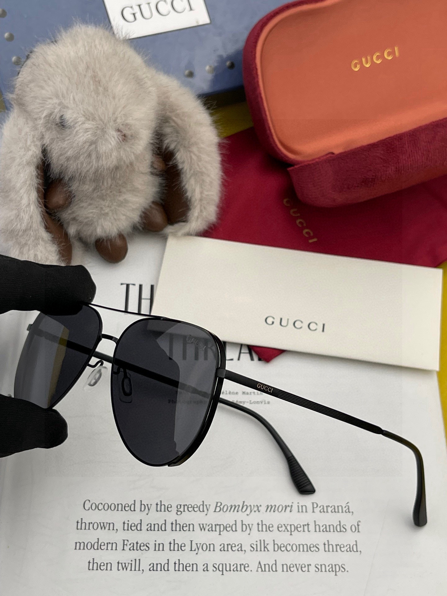         GUCCI 男款炫彩飞行员偏光太阳镜 ❤️材质：高清尼龙加厚卡槽高清偏光镜片 🌹无边框镜