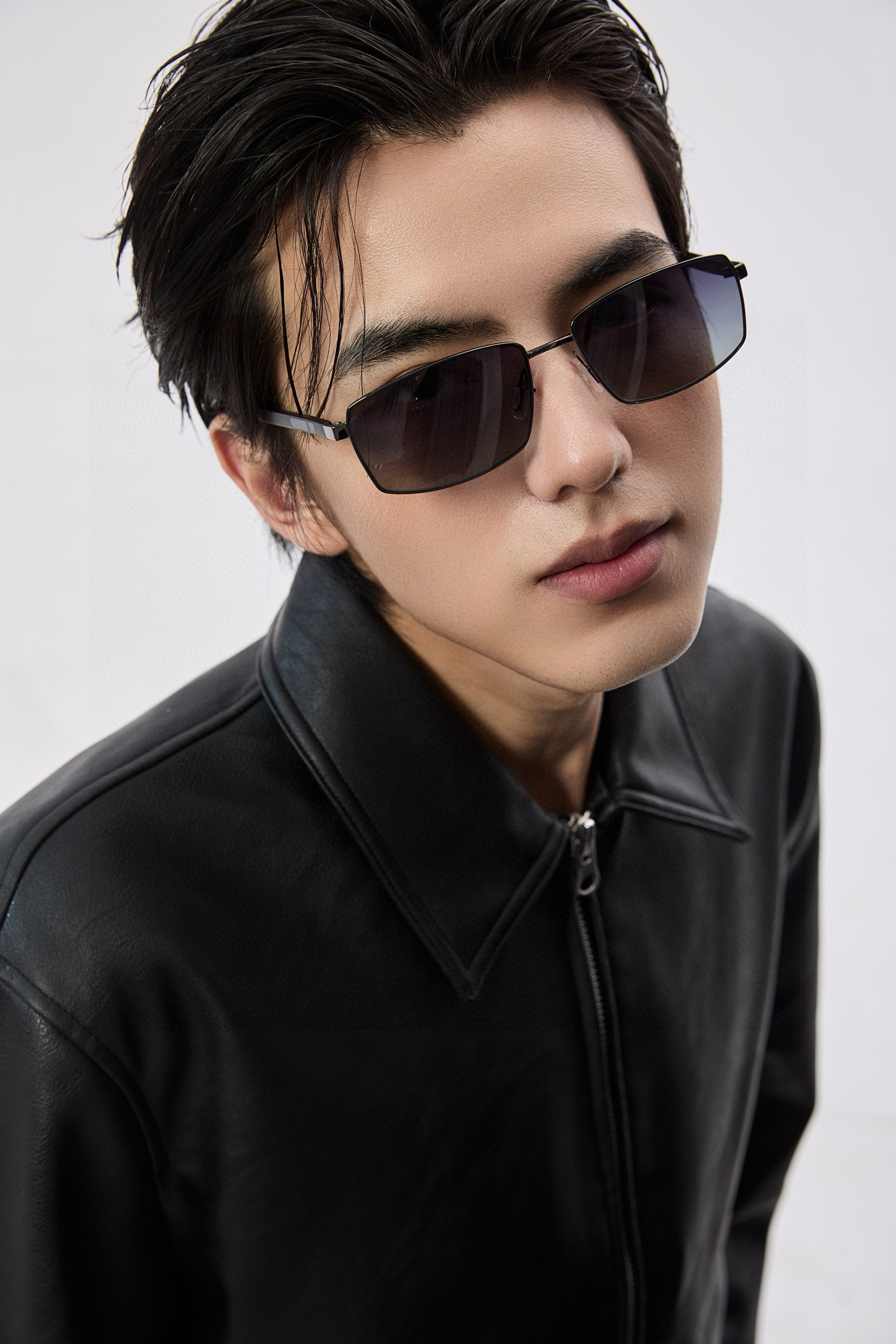         GUCCI 男款炫彩飞行员偏光太阳镜 ❤️材质：高清尼龙加厚卡槽高清偏光镜片 🌹无边框镜