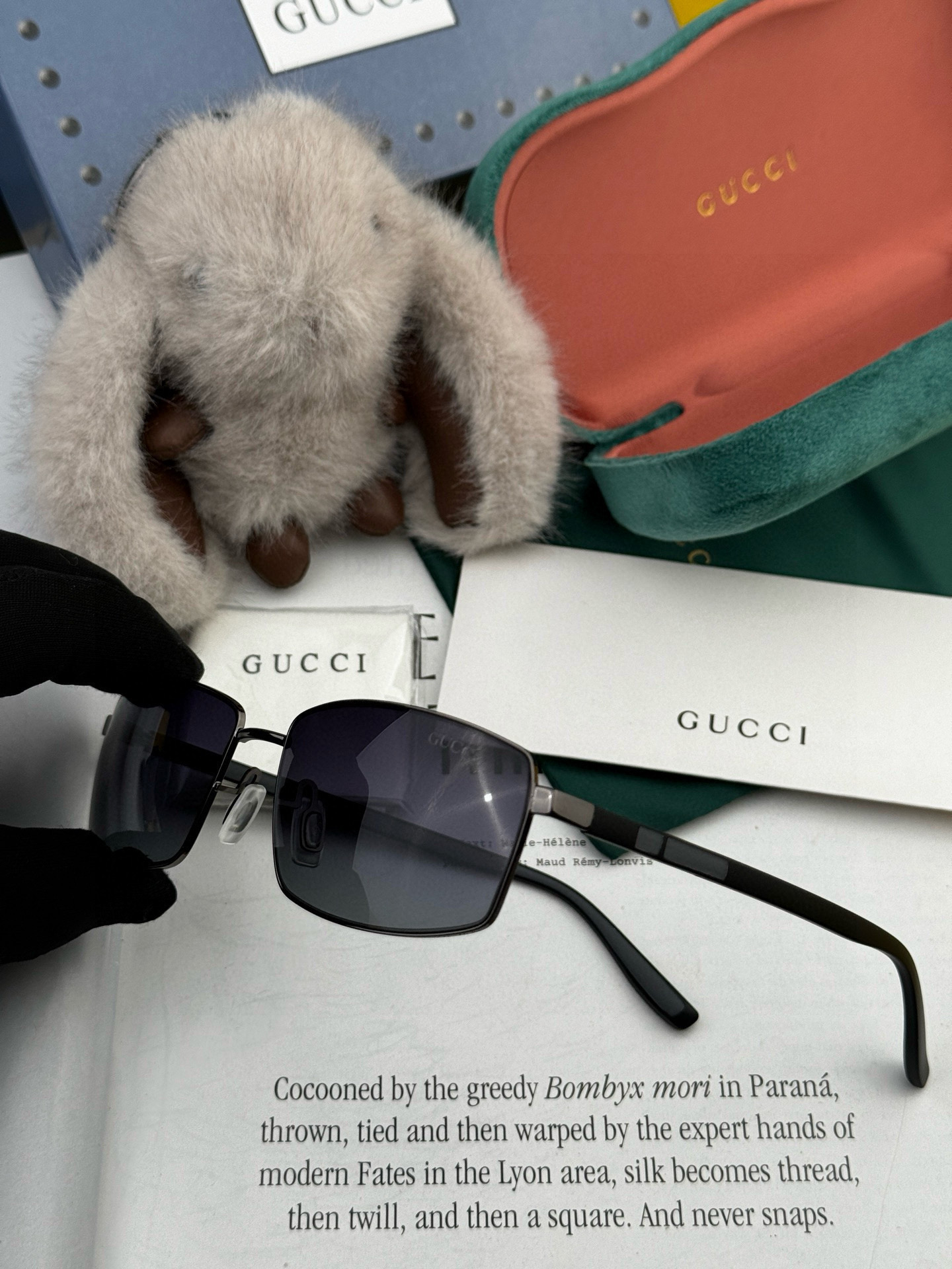         GUCCI 男款炫彩飞行员偏光太阳镜 ❤️材质：高清尼龙加厚卡槽高清偏光镜片 🌹无边框镜