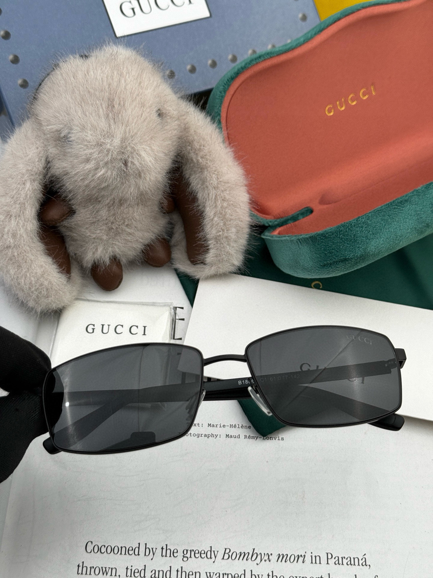         GUCCI 男款炫彩飞行员偏光太阳镜 ❤️材质：高清尼龙加厚卡槽高清偏光镜片 🌹无边框镜