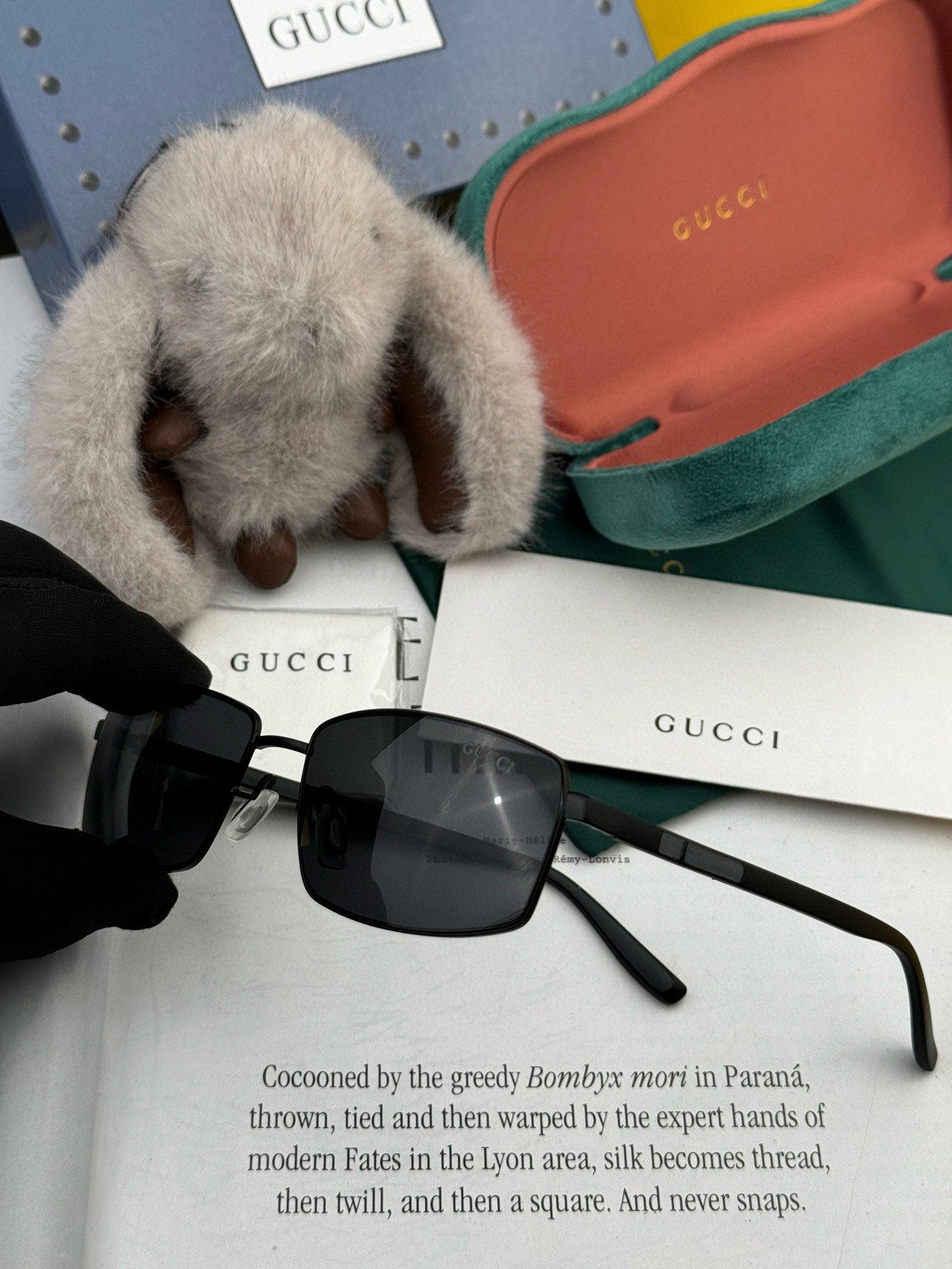         GUCCI 男款炫彩飞行员偏光太阳镜 ❤️材质：高清尼龙加厚卡槽高清偏光镜片 🌹无边框镜