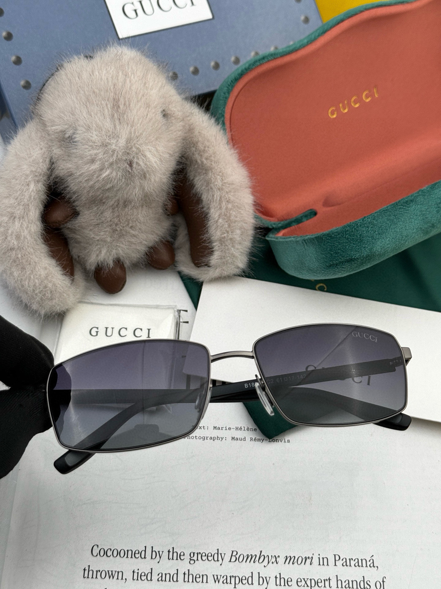         GUCCI 男款炫彩飞行员偏光太阳镜 ❤️材质：高清尼龙加厚卡槽高清偏光镜片 🌹无边框镜