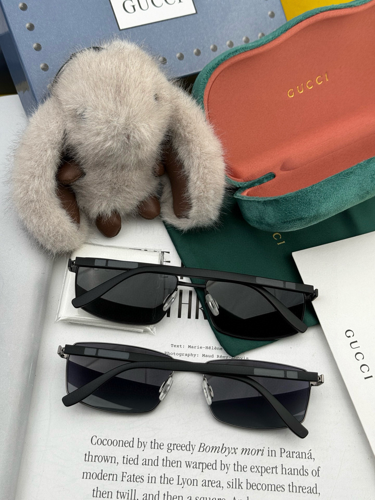         GUCCI 男款炫彩飞行员偏光太阳镜 ❤️材质：高清尼龙加厚卡槽高清偏光镜片 🌹无边框镜