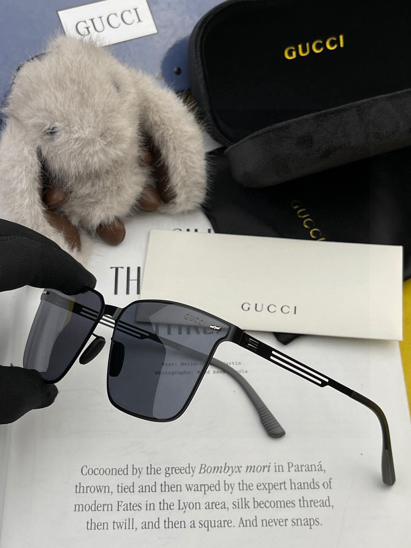        GUCCI 男款炫彩飞行员偏光太阳镜 ❤️材质：高清尼龙加厚卡槽高清偏光镜片 🌹无边框镜架