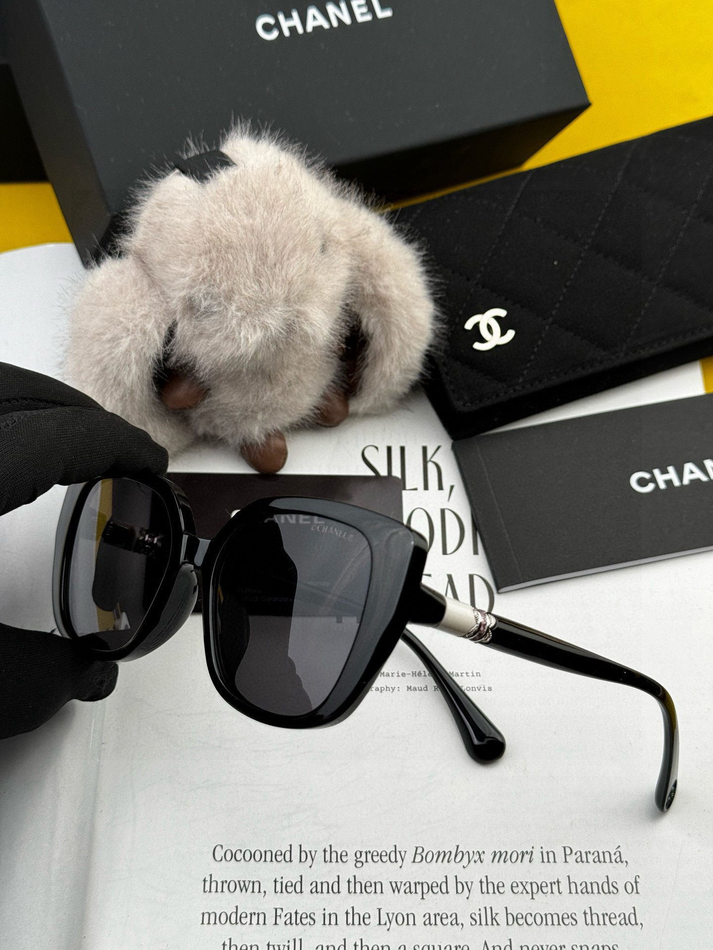   【CHANEL】香奈儿 2025新款潮流爆款 时尚方框太阳镜 佩戴舒适 网红潮款墨镜  女士高清加厚