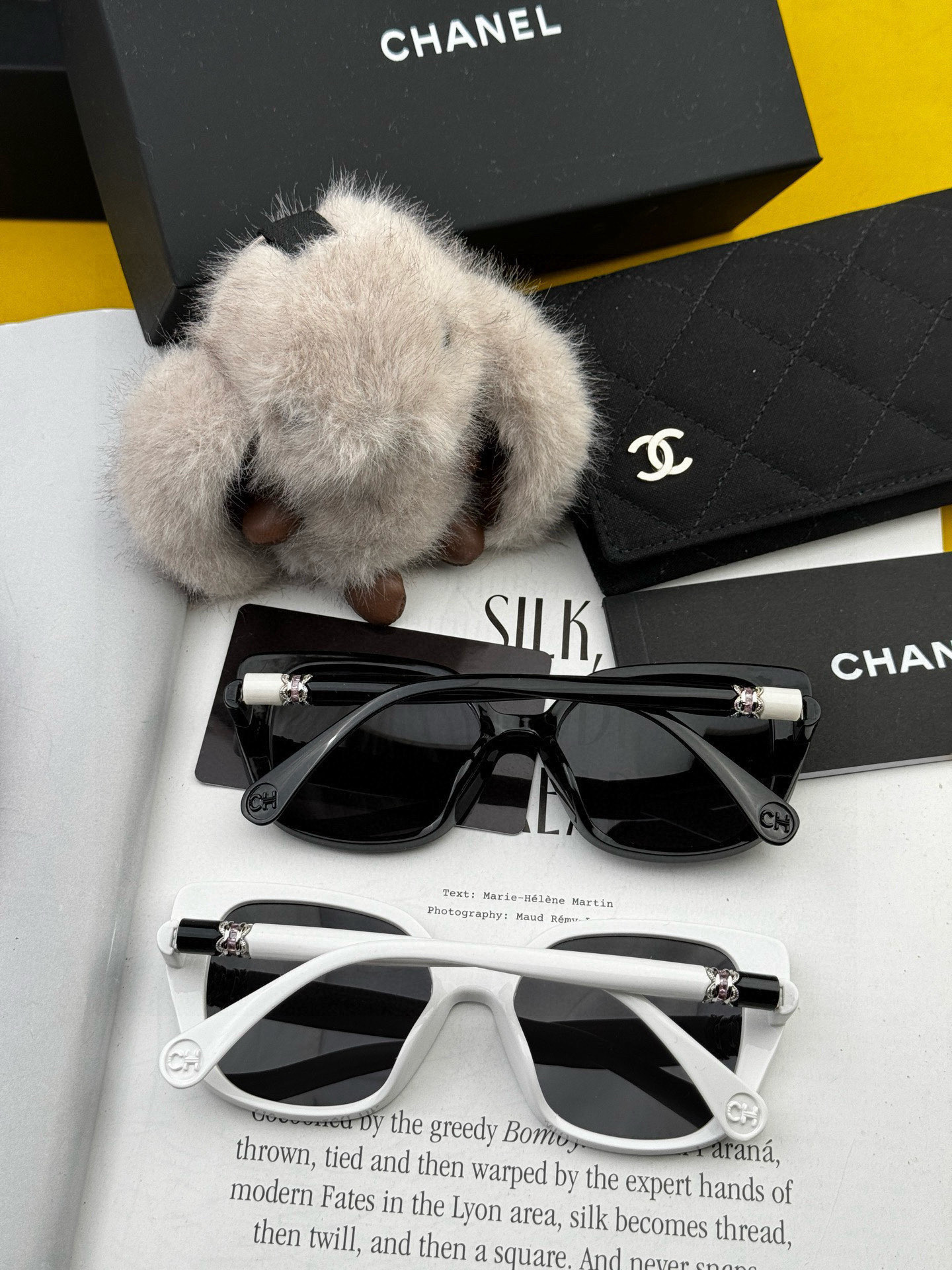   【CHANEL】香奈儿 2025新款潮流爆款 时尚方框太阳镜 佩戴舒适 网红潮款墨镜  女士高清加厚
