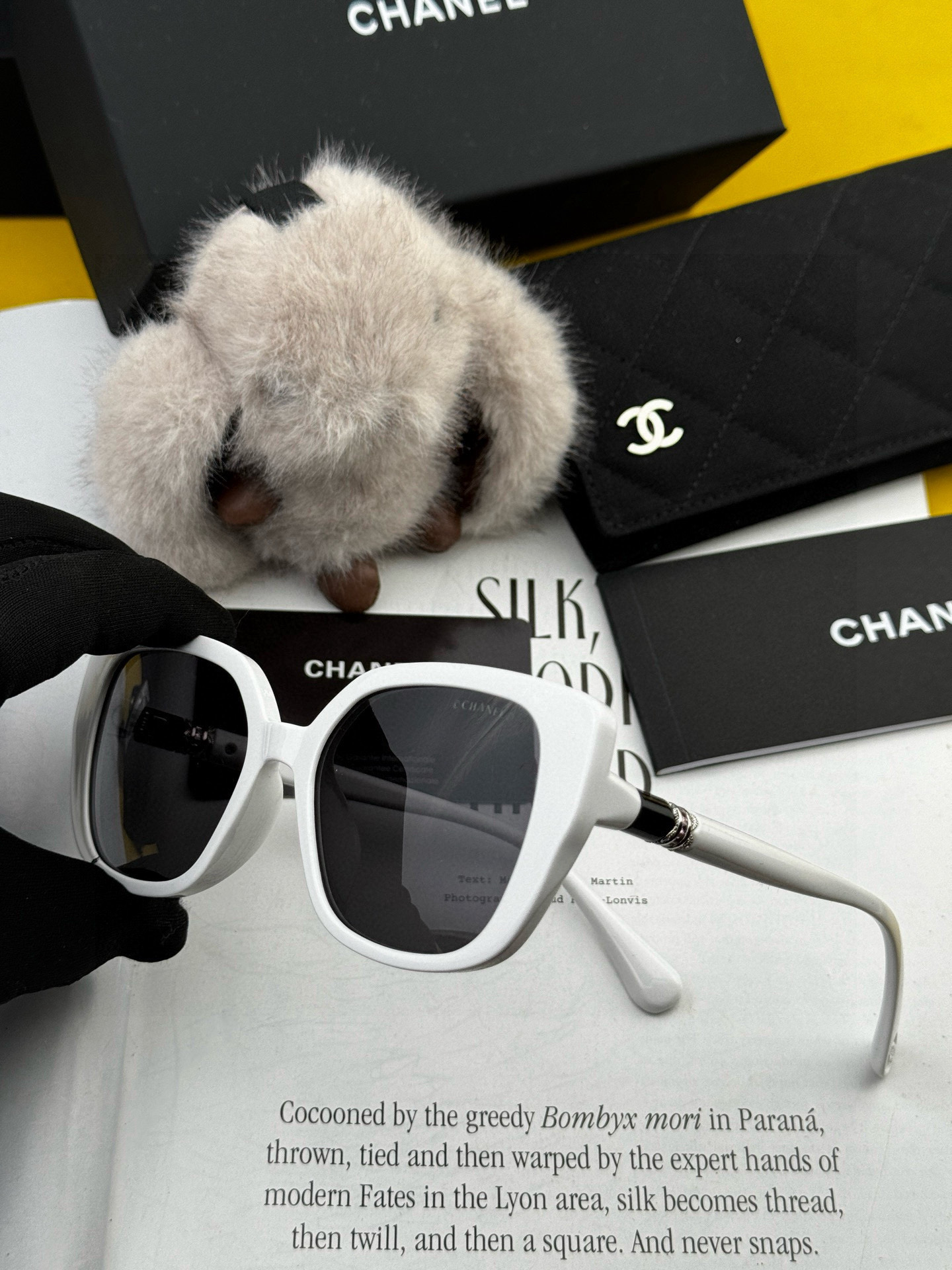   【CHANEL】香奈儿 2025新款潮流爆款 时尚方框太阳镜 佩戴舒适 网红潮款墨镜  女士高清加厚