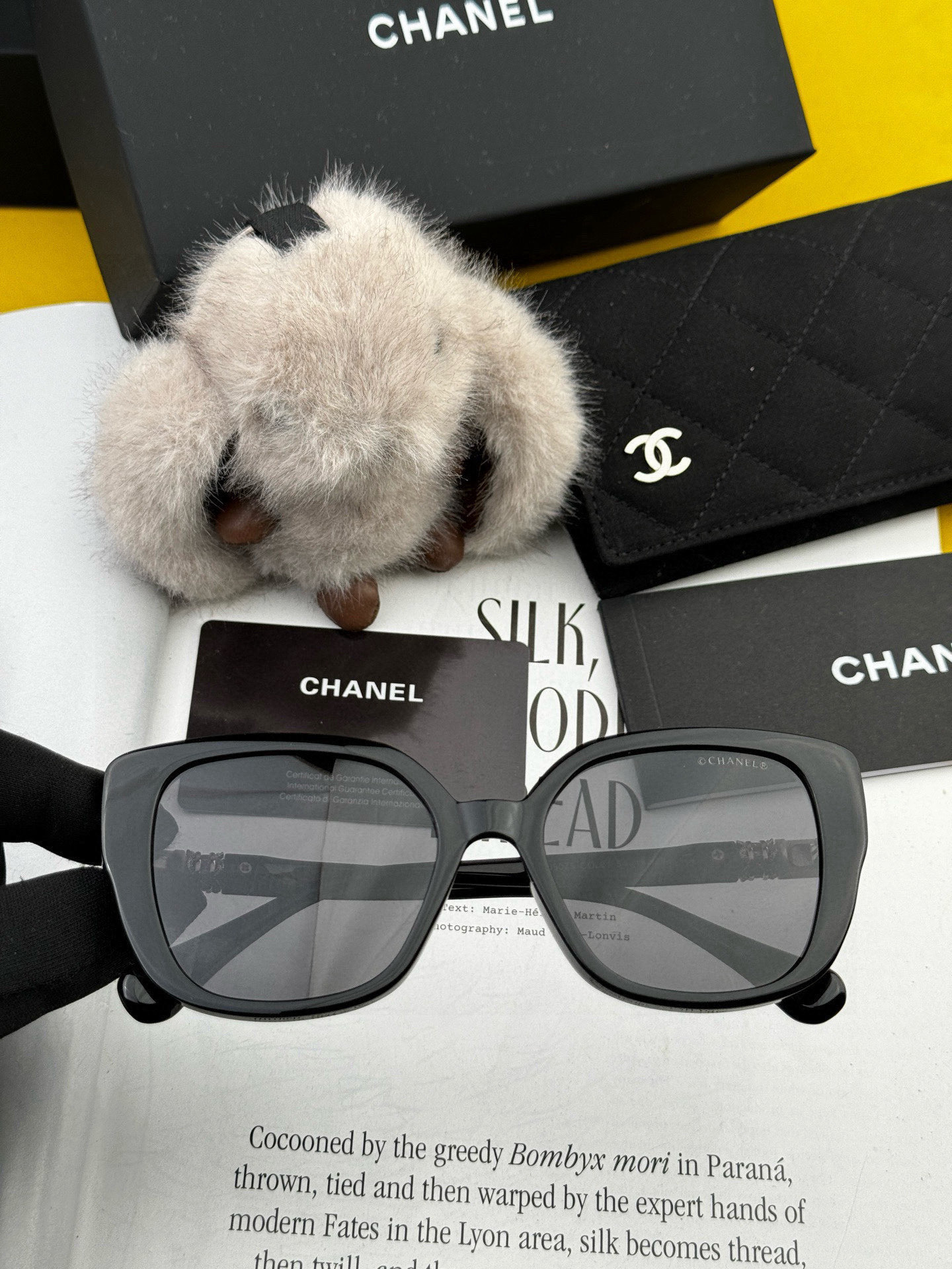   【CHANEL】香奈儿 2025新款潮流爆款 时尚方框太阳镜 佩戴舒适 网红潮款墨镜  女士高清加厚