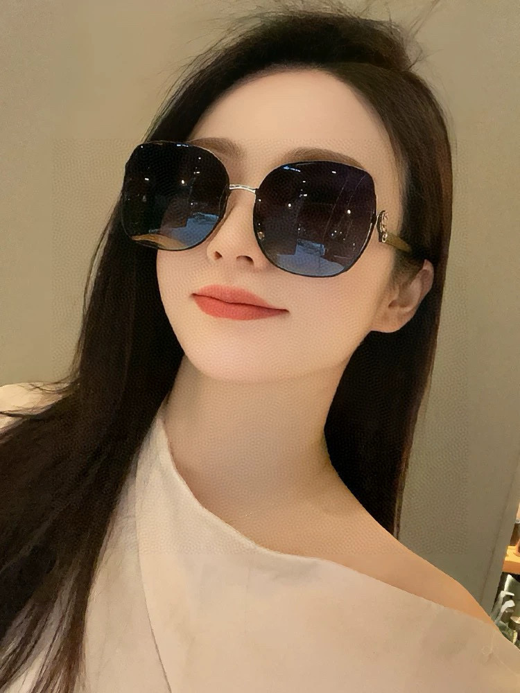  【CHANEL】香奈儿 2025新款山茶花潮流爆款 时尚圆框高清偏光太阳镜 佩戴舒适 网红潮款墨镜  