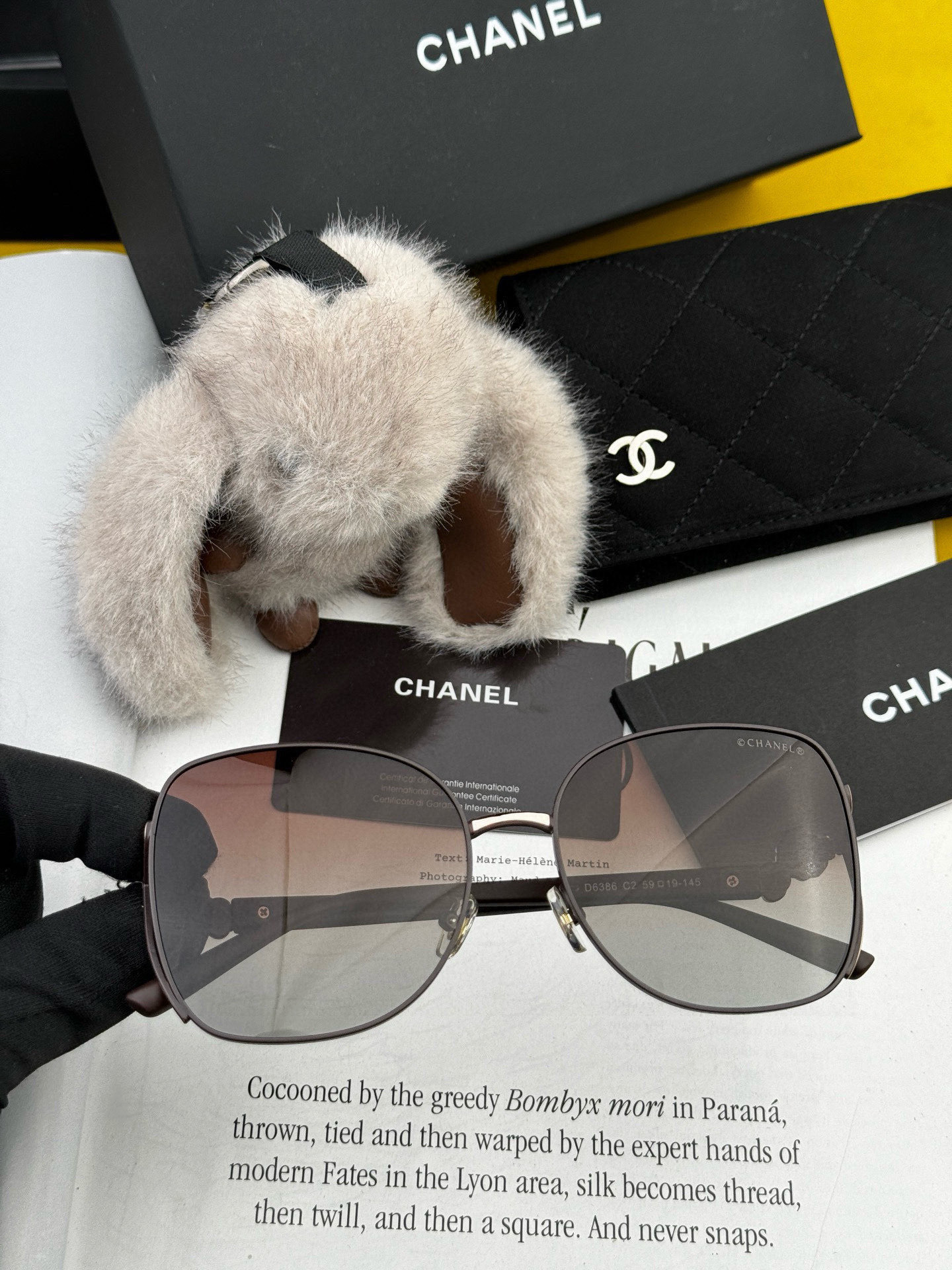  【CHANEL】香奈儿 2025新款山茶花潮流爆款 时尚圆框高清偏光太阳镜 佩戴舒适 网红潮款墨镜  