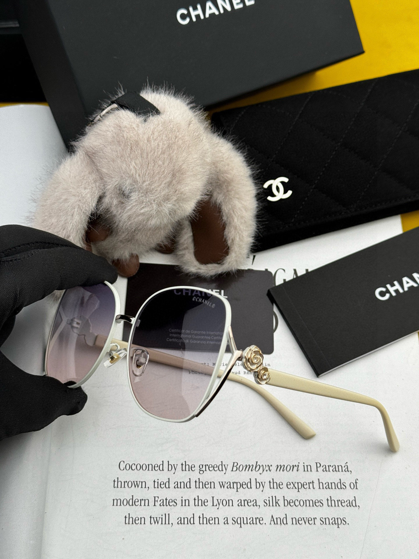  【CHANEL】香奈儿 2025新款山茶花潮流爆款 时尚圆框高清偏光太阳镜 佩戴舒适 网红潮款墨镜  