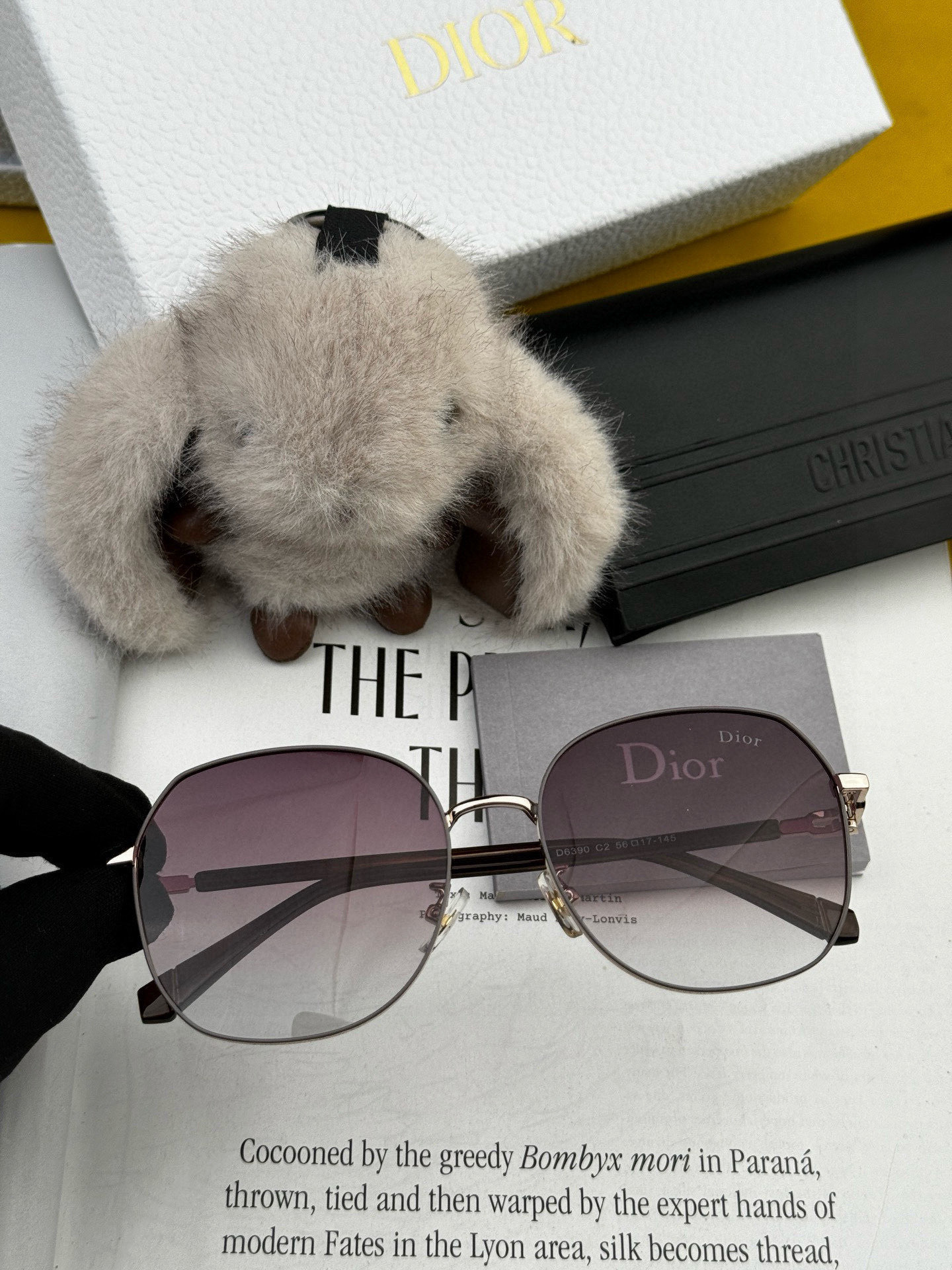   【DIOR】2025新款潮流爆款 时尚方框太阳镜 佩戴舒适 网红潮款墨镜  女士高清加厚偏光太阳镜🕶
