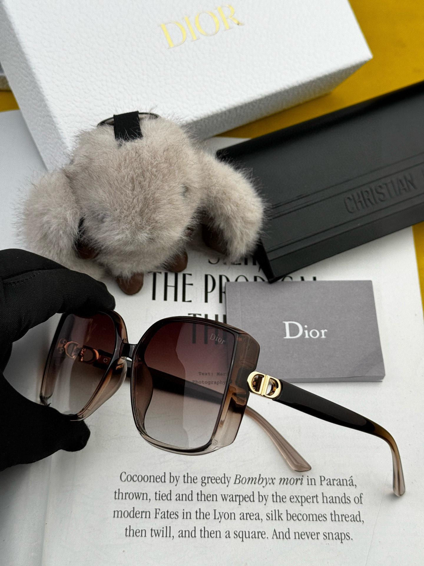   【DIOR】2025新款潮流爆款 时尚方框太阳镜 佩戴舒适 网红潮款墨镜  女士高清加厚偏光太阳镜🕶