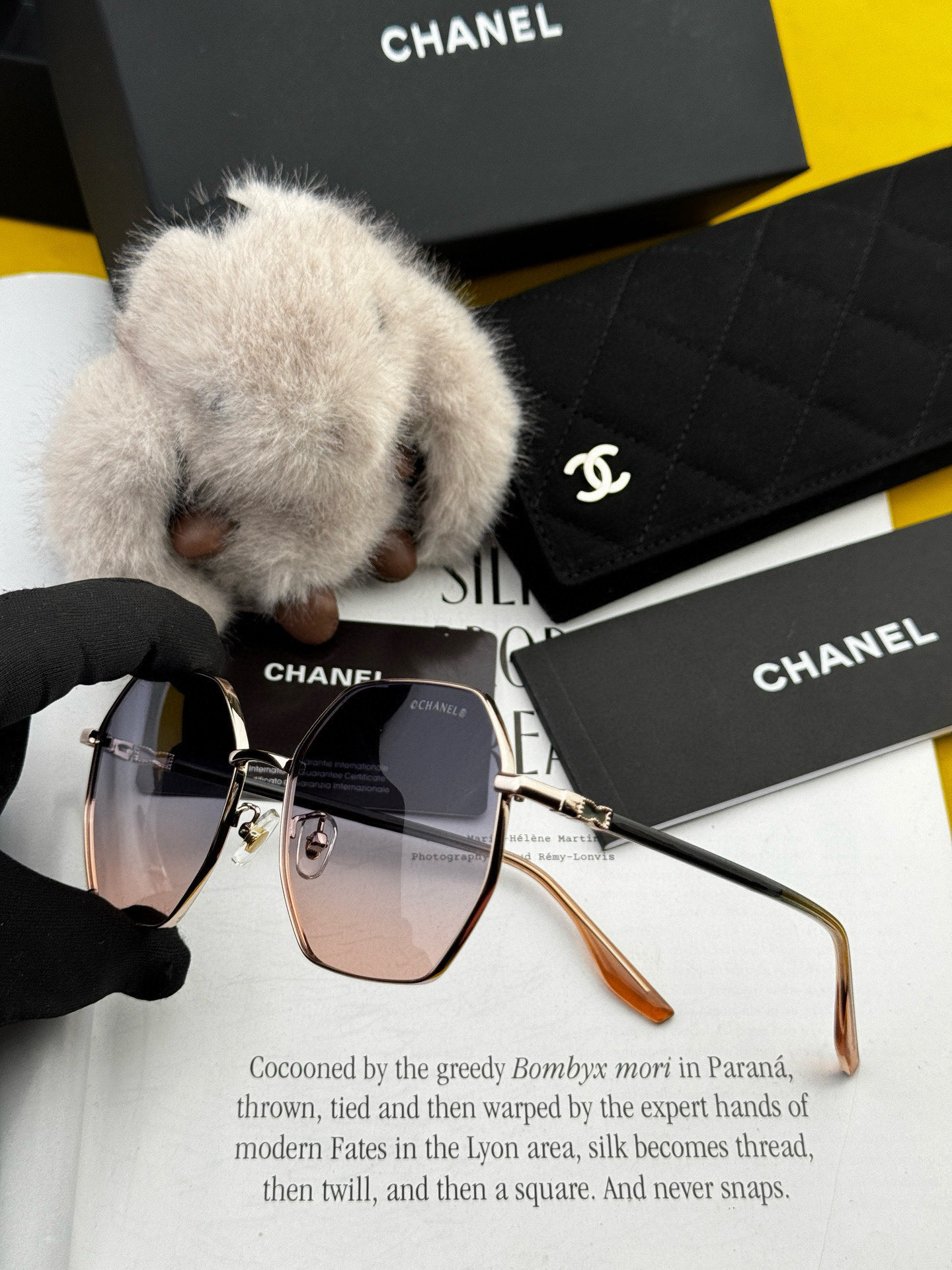  【CHANEL】香奈儿 2025新款山茶花潮流爆款 时尚圆框高清偏光太阳镜 佩戴舒适 网红潮款墨镜  
