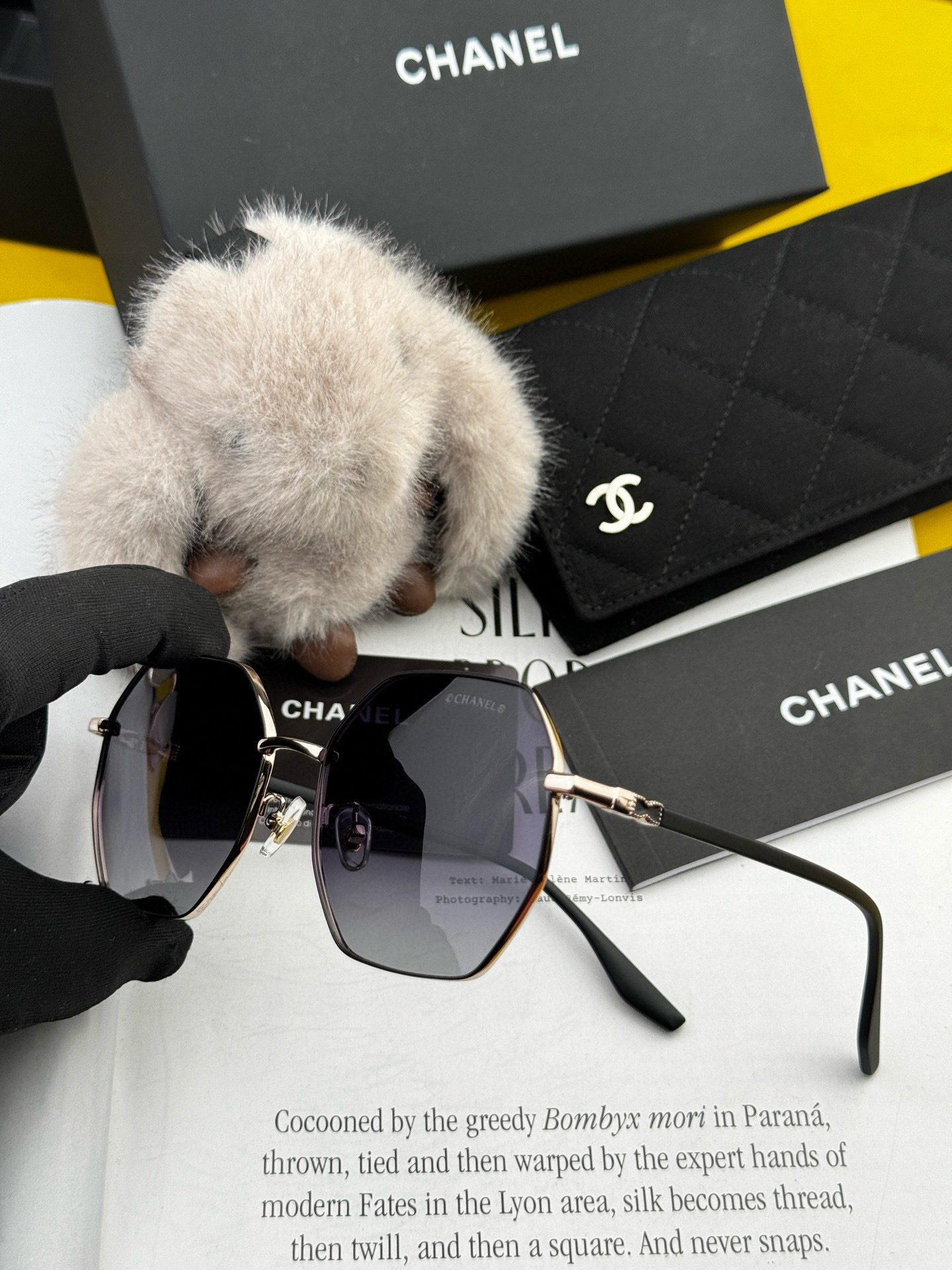  【CHANEL】香奈儿 2025新款山茶花潮流爆款 时尚圆框高清偏光太阳镜 佩戴舒适 网红潮款墨镜  