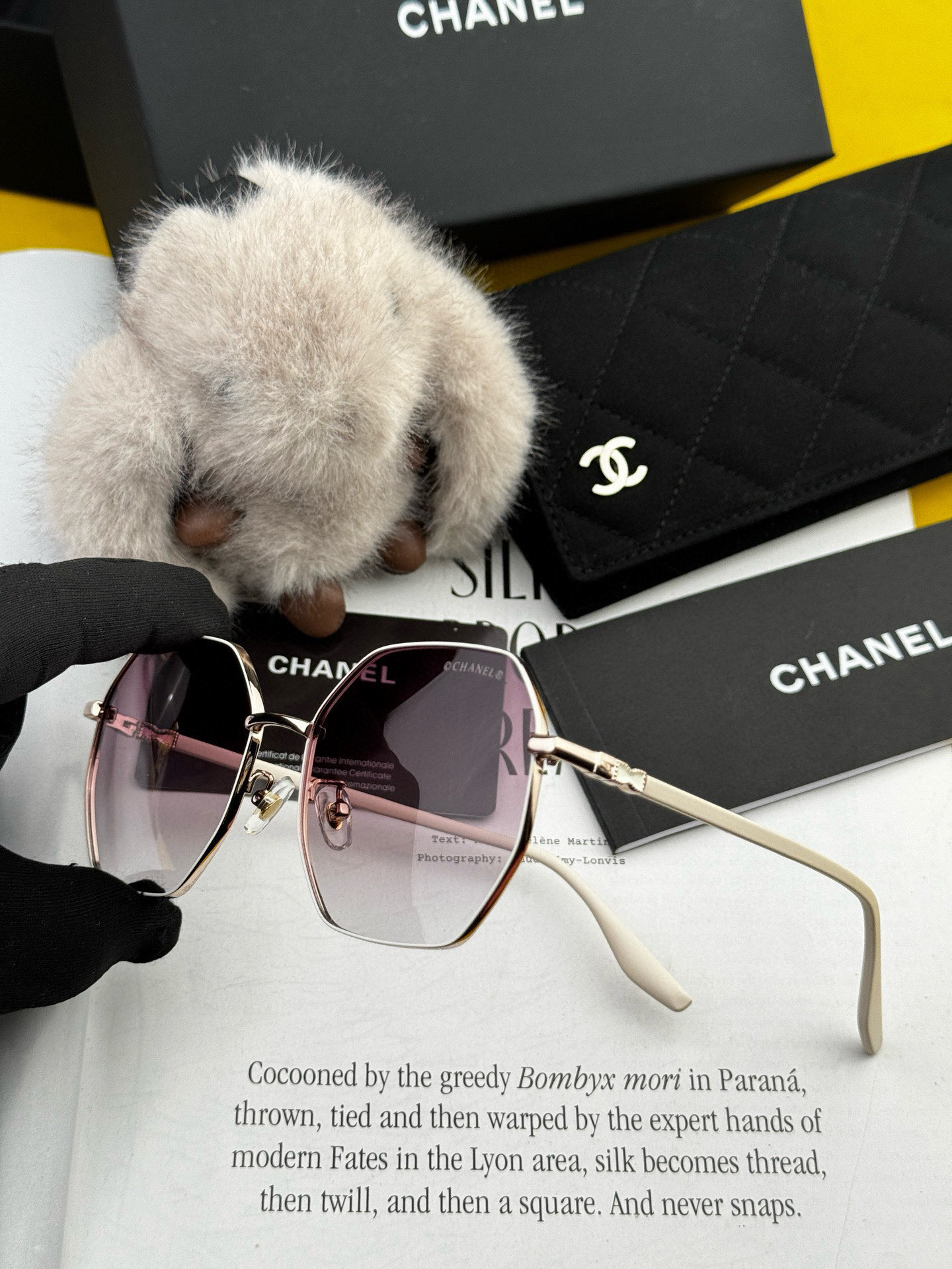  【CHANEL】香奈儿 2025新款山茶花潮流爆款 时尚圆框高清偏光太阳镜 佩戴舒适 网红潮款墨镜  
