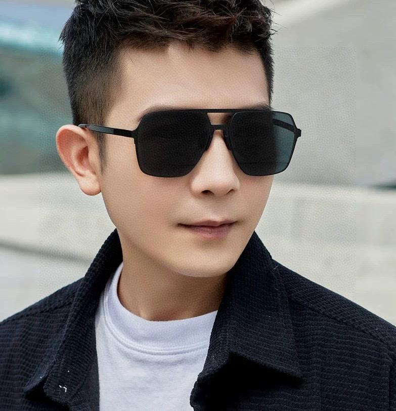         GUCCI 男款炫彩飞行员偏光太阳镜 ❤️材质：高清尼龙加厚卡槽高清偏光镜片 🌹无边框镜