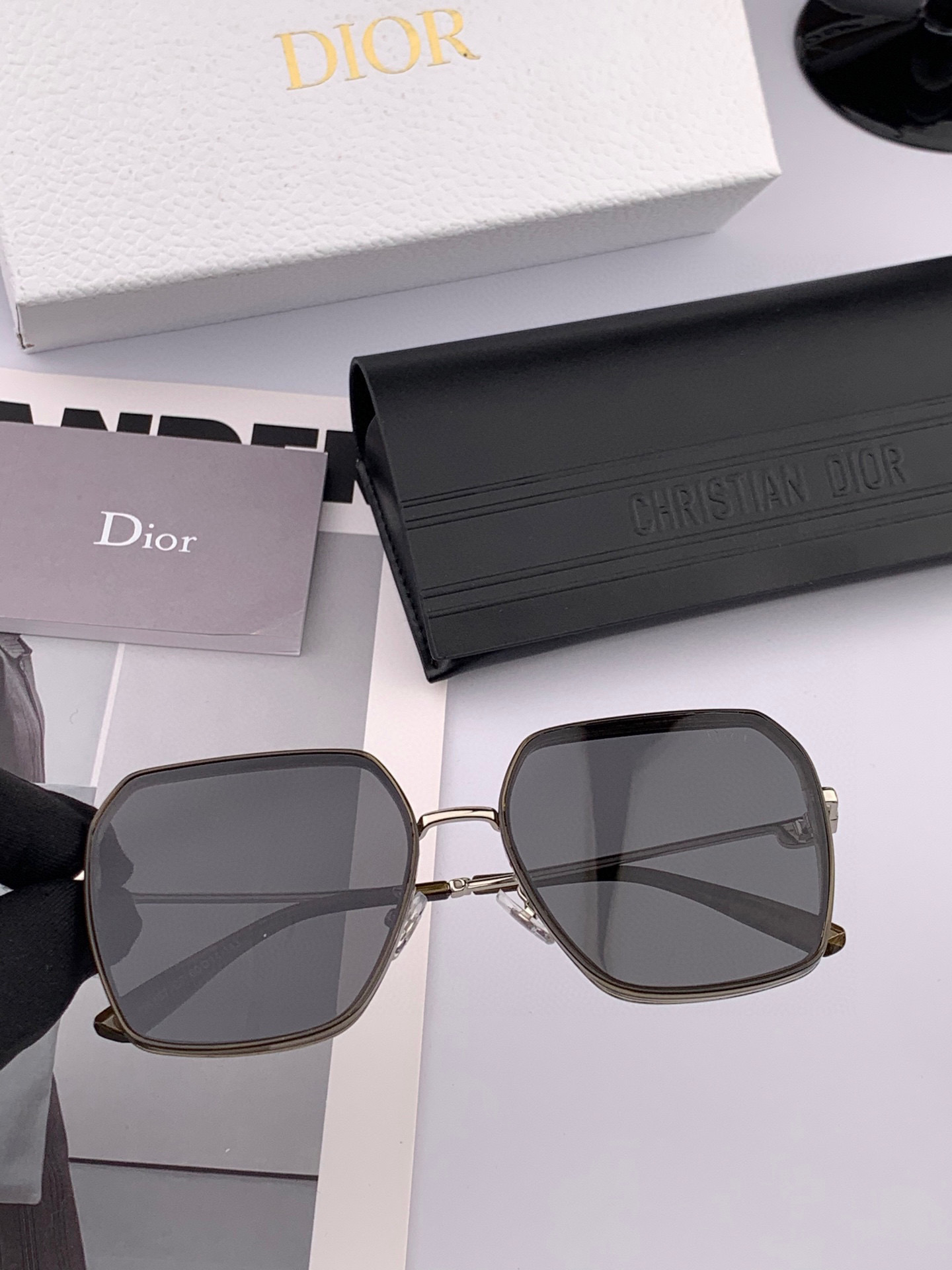  🔺 【DIOR-迪奥】2025开春新款 潮流爆款 时尚尼龙偏光太阳镜 高品质 佩戴舒适 网红潮款墨镜 