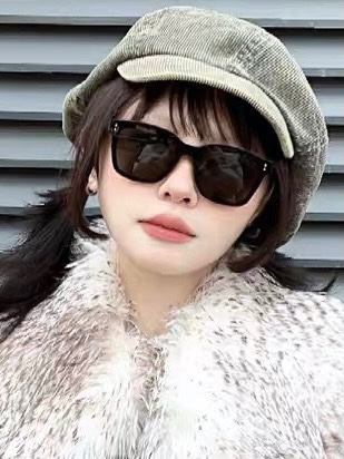   GUCCI  新款连体尼龙偏光太眼镜，情侣款时尚方框太阳镜佩戴舒适网红潮流款墨镜，大气女人范儿，大脸