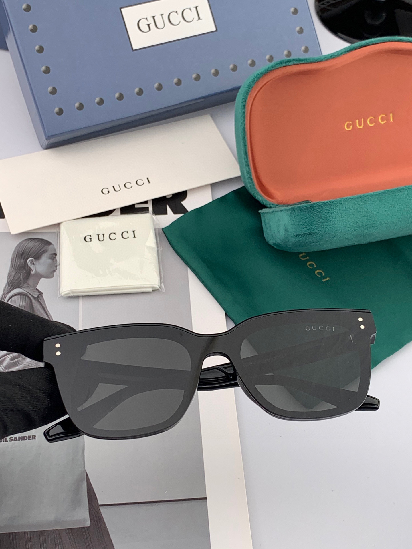   GUCCI  新款连体尼龙偏光太眼镜，情侣款时尚方框太阳镜佩戴舒适网红潮流款墨镜，大气女人范儿，大脸