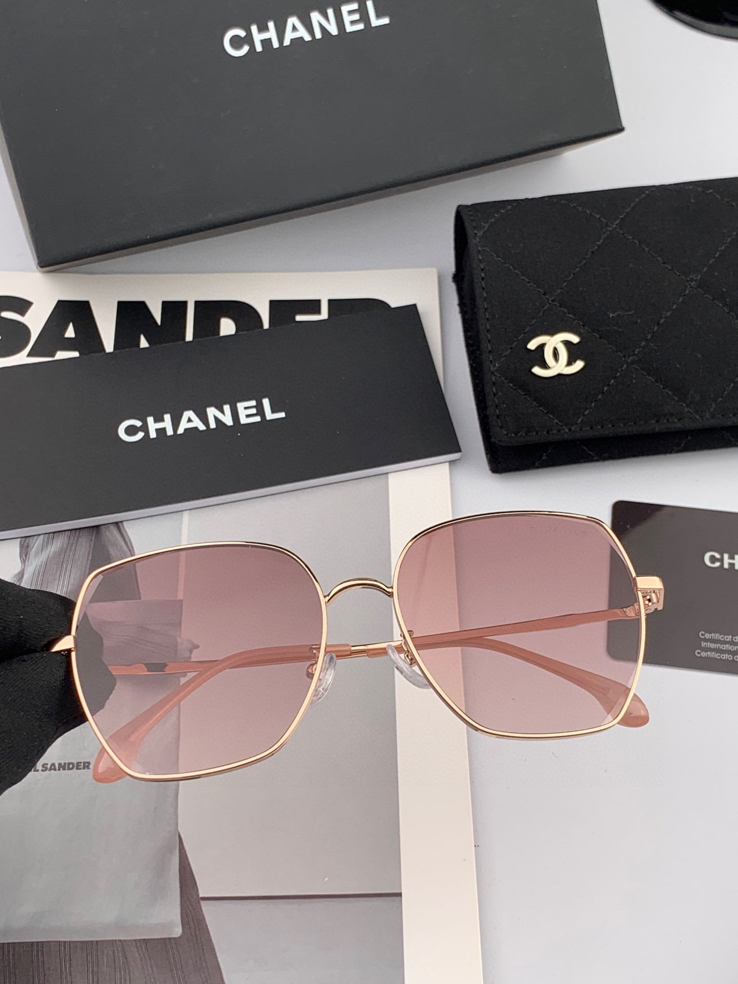 【CHANEL】香奈儿  新款尼龙偏光太眼镜，无框钻石 切边更有质感，大气女人范儿，大脸小脸都好看 ！型