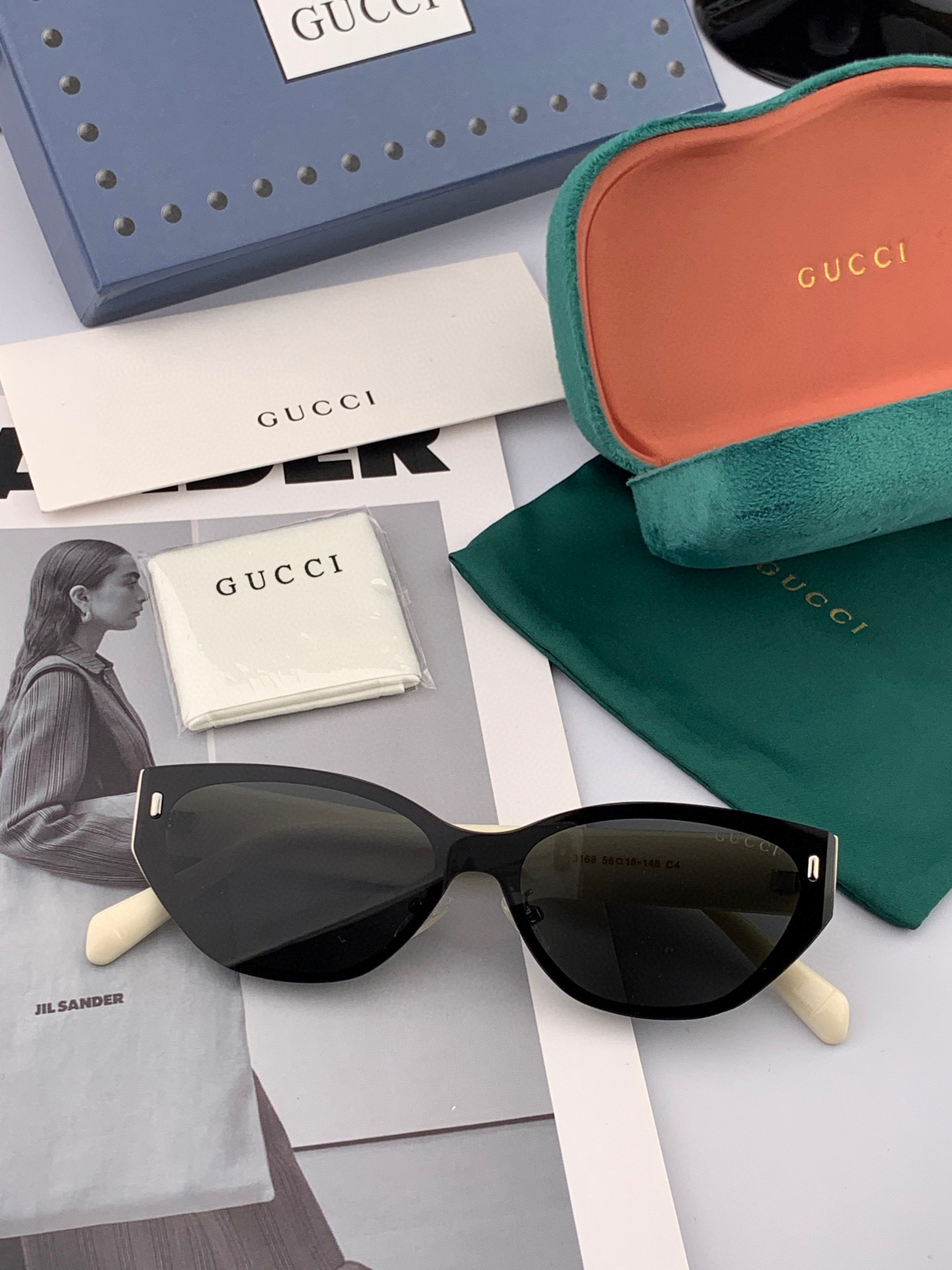   GUCCI  新款连体尼龙偏光太眼镜，情侣款时尚方框太阳镜佩戴舒适网红潮流款墨镜，大气女人范儿，大脸
