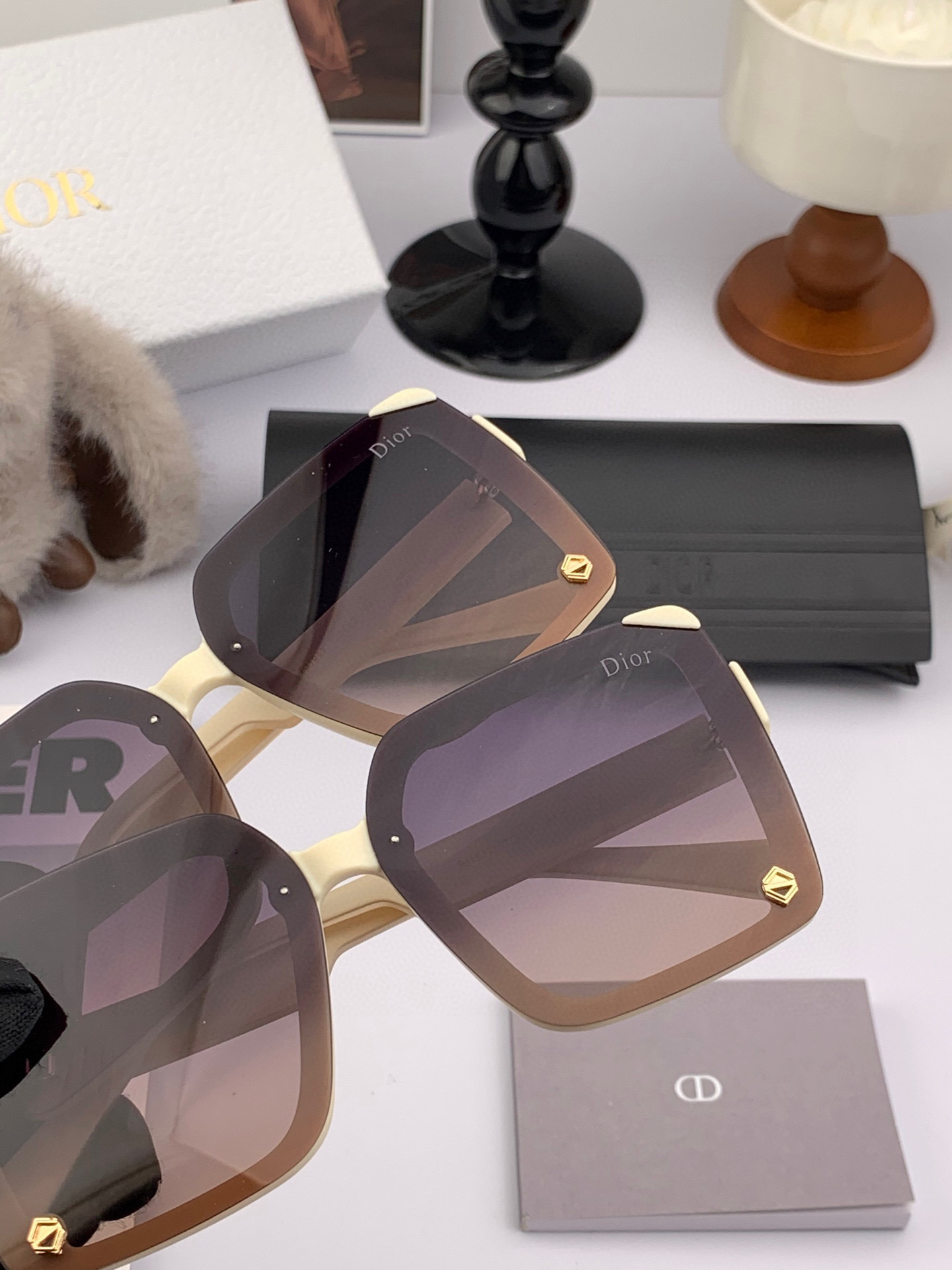  🔺 【DIOR-迪奥】2025开春新款 潮流爆款 时尚方框偏光太阳镜 高品质 佩戴舒适 网红潮款墨镜 