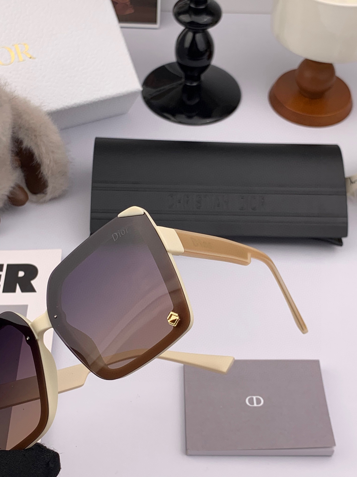  🔺 【DIOR-迪奥】2025开春新款 潮流爆款 时尚方框偏光太阳镜 高品质 佩戴舒适 网红潮款墨镜 