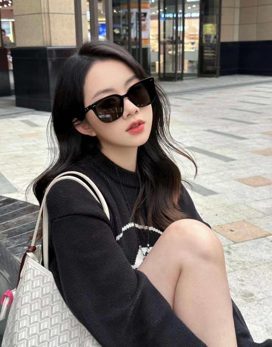  GUCCI2025开春新款一体镜 小框太阳镜男女同款 😎 
爆款大框尼龙太阳镜 超逼格超酷 
镜腿品牌