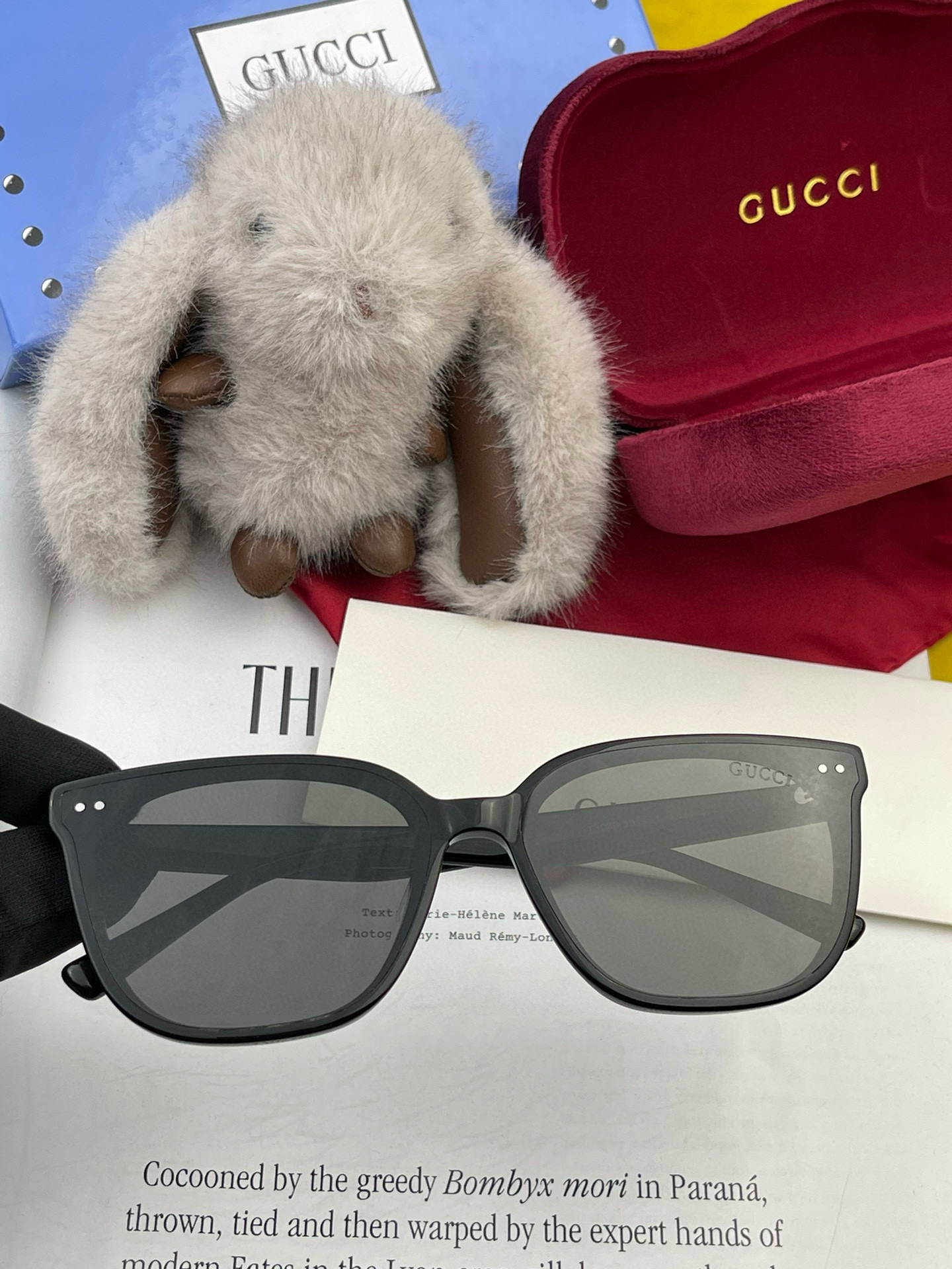  GUCCI2025开春新款一体镜 小框太阳镜男女同款 😎 
爆款大框尼龙太阳镜 超逼格超酷 
镜腿品牌