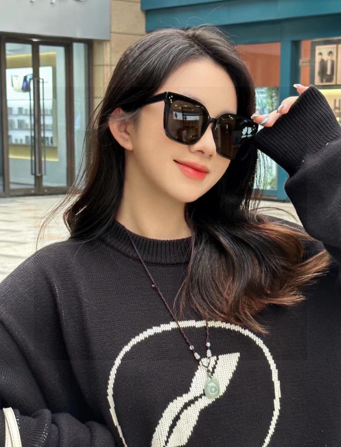   GUCCI2025开春新款一体镜 大框太阳镜男女同款 😎 
爆款大框尼龙太阳镜 超逼格超酷 
镜腿品